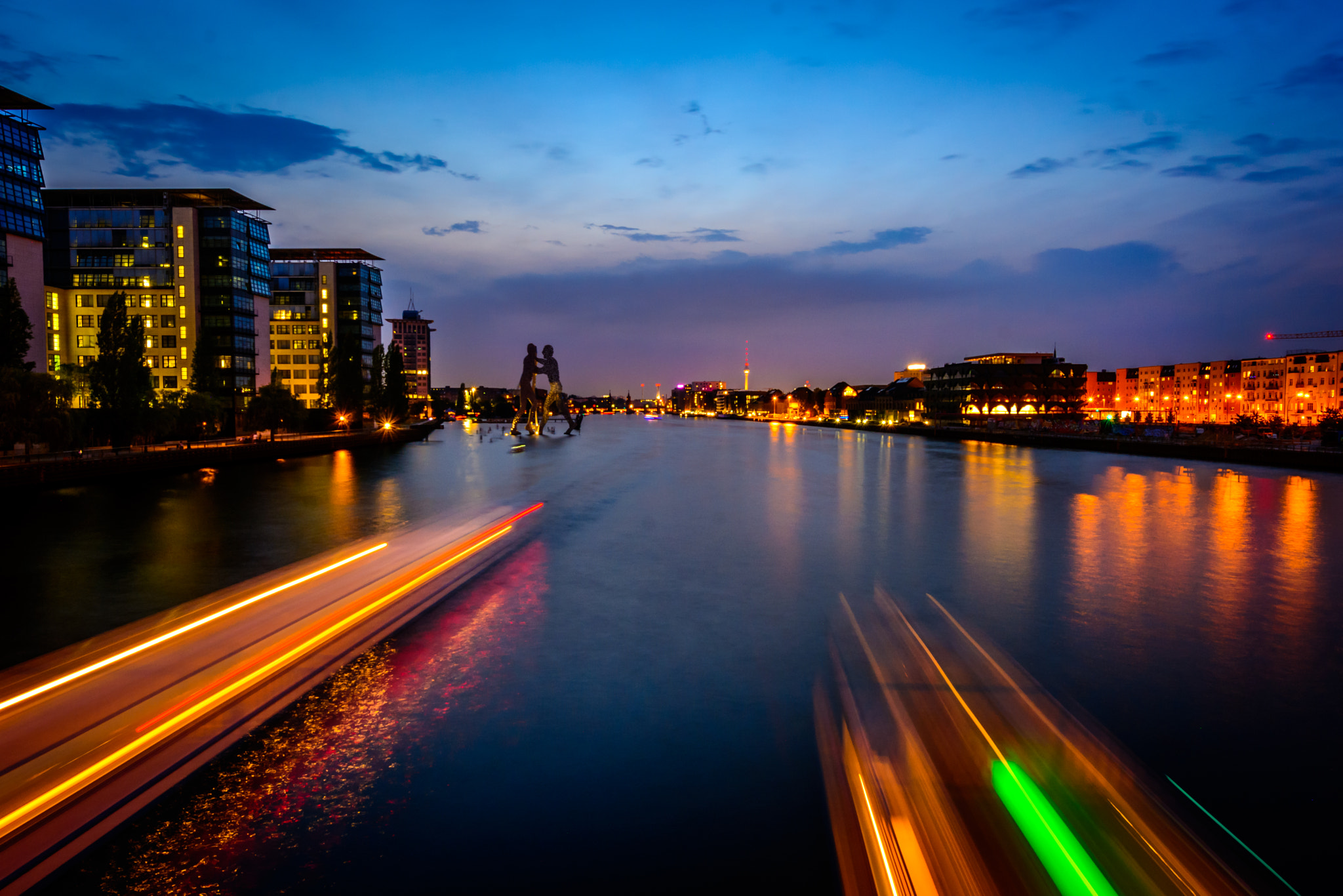 Nikon AF-S Nikkor 14-24mm F2.8G ED sample photo. Berlin at night photography