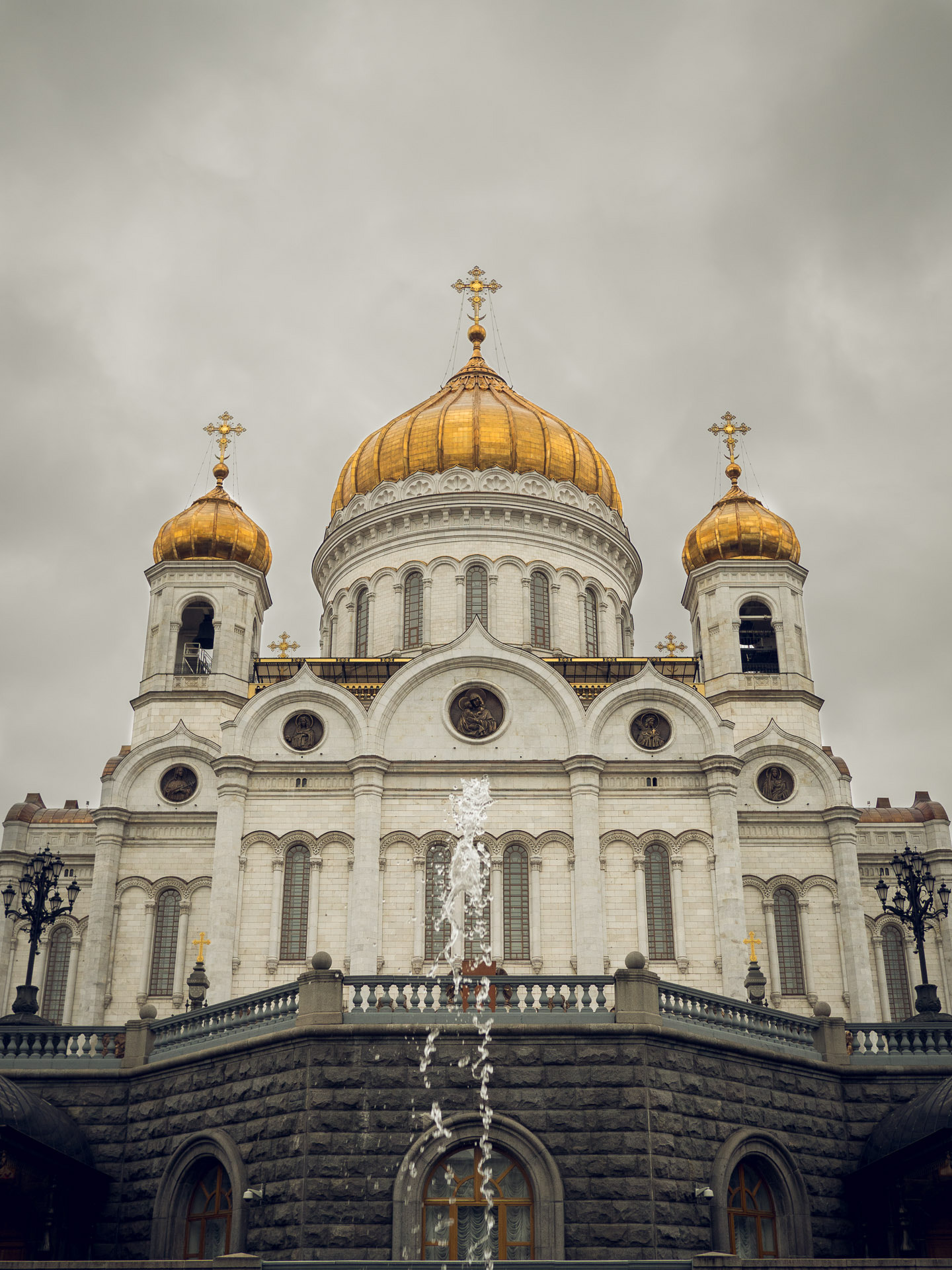 Olympus OM-D E-M5 II sample photo. Cathedral of christ the savior photography