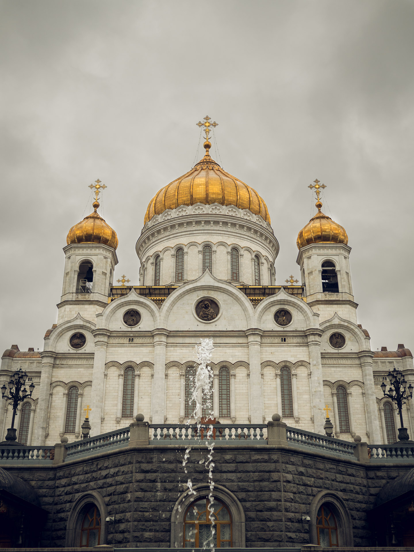 Olympus OM-D E-M5 II + LUMIX G 20/F1.7 II sample photo. Cathedral of christ the savior photography