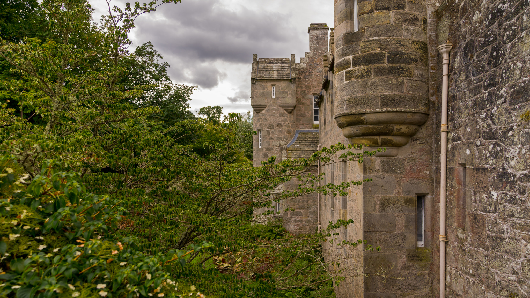 Sony a7 + Sony FE 24-70mm F2.8 GM sample photo. Cawdor castle 4 photography