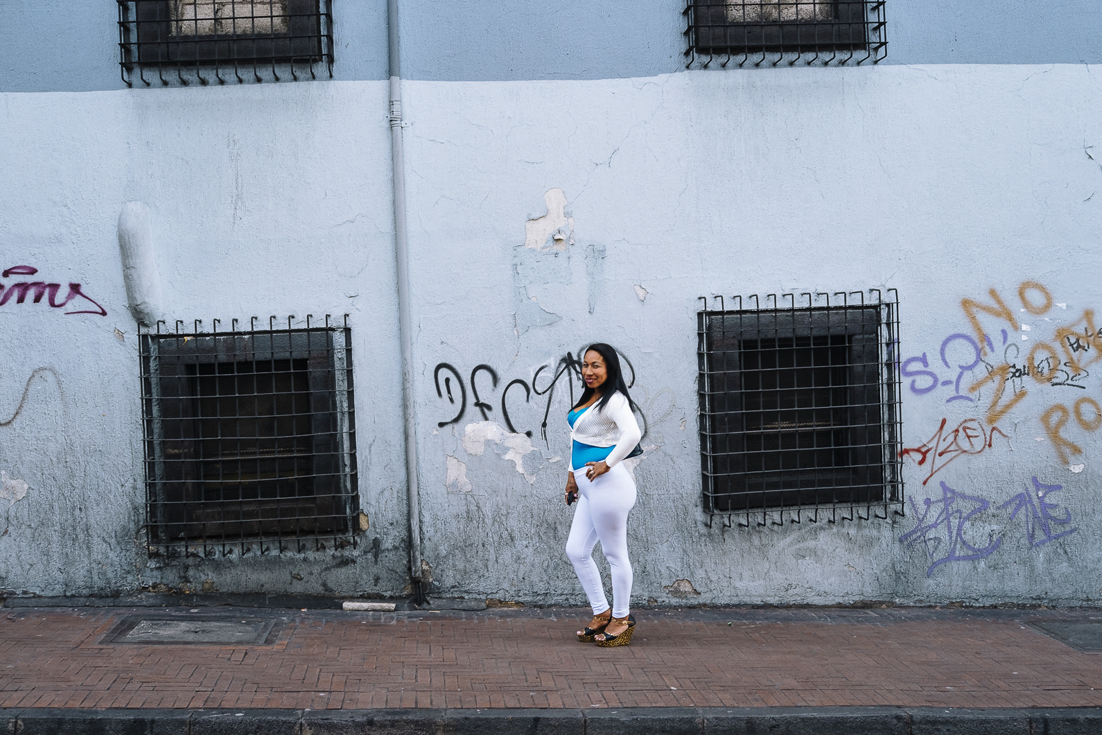 Fujifilm X-Pro1 + Fujifilm XF 27mm F2.8 sample photo. Quito, ecuador photography