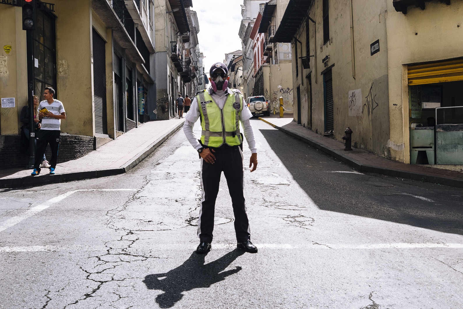 Fujifilm X-Pro1 + Fujifilm XF 27mm F2.8 sample photo. Quito, ecuador photography