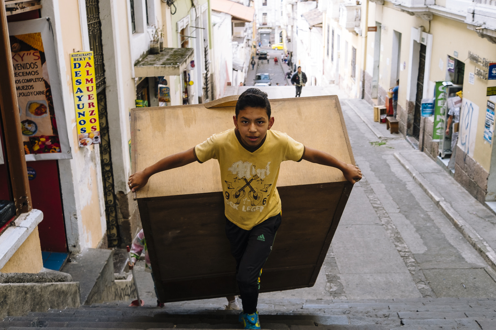 Fujifilm X-Pro1 + Fujifilm XF 27mm F2.8 sample photo. Quito, ecuador photography
