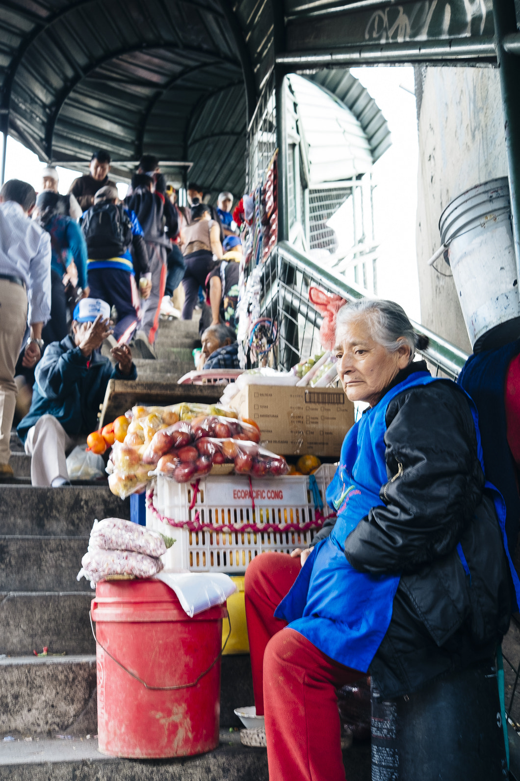 Fujifilm X-Pro1 + Fujifilm XF 27mm F2.8 sample photo. Quito, ecuador photography