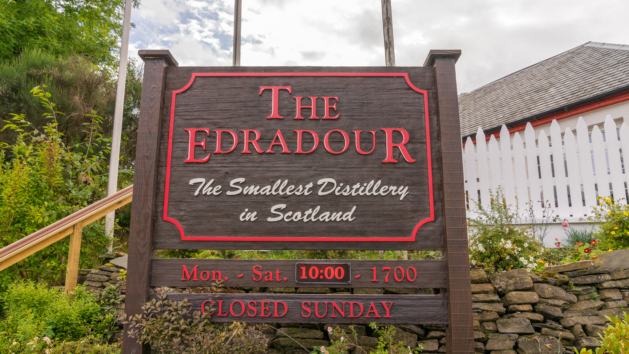 Sony a7 sample photo. Edradour distillery photography