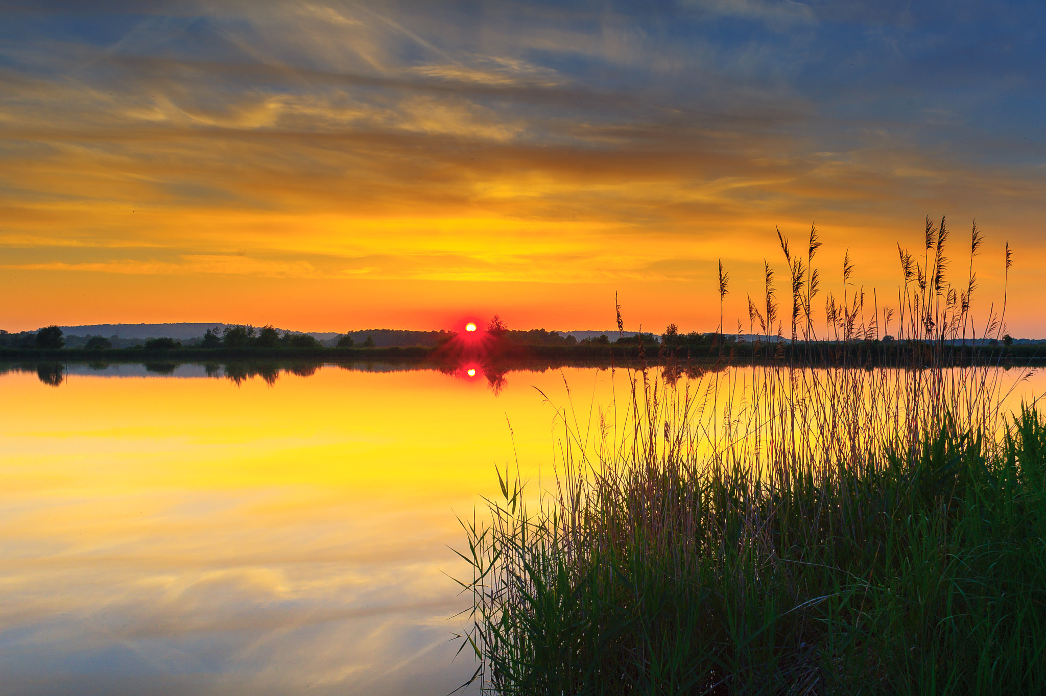 Nikon D700 + Sigma 24mm F1.8 EX DG Aspherical Macro sample photo. Sunset at lake photography
