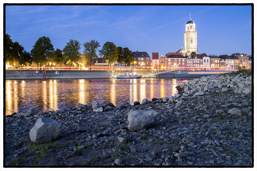 Tamron SP AF 17-50mm F2.8 XR Di II LD Aspherical (IF) sample photo. Blue hour photography
