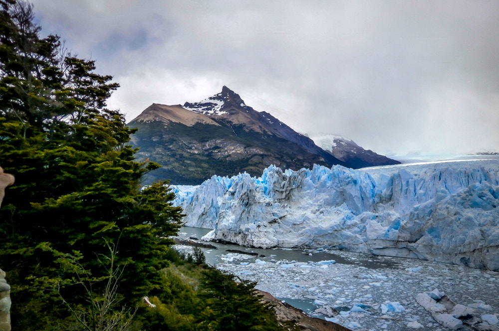 Olympus VG180,D770 sample photo. Glacier photography