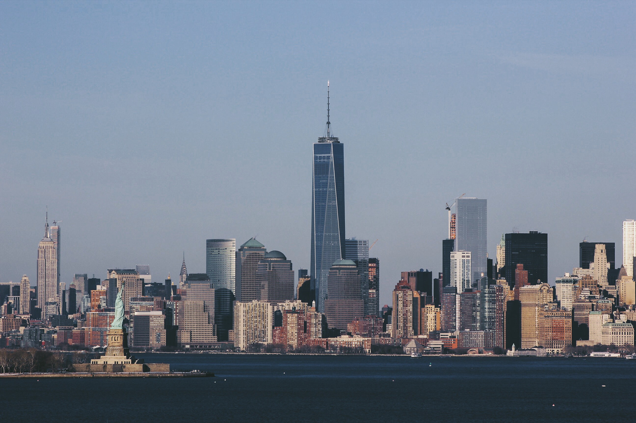 Canon EOS 550D (EOS Rebel T2i / EOS Kiss X4) + EF75-300mm f/4-5.6 sample photo. New york city skyline. photography