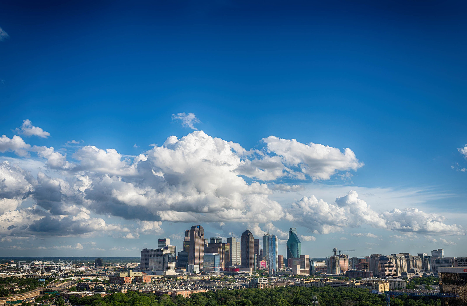 Nikon D610 + Nikon AF-S Nikkor 35mm F1.4G sample photo. Dallas skyline from uptown photography