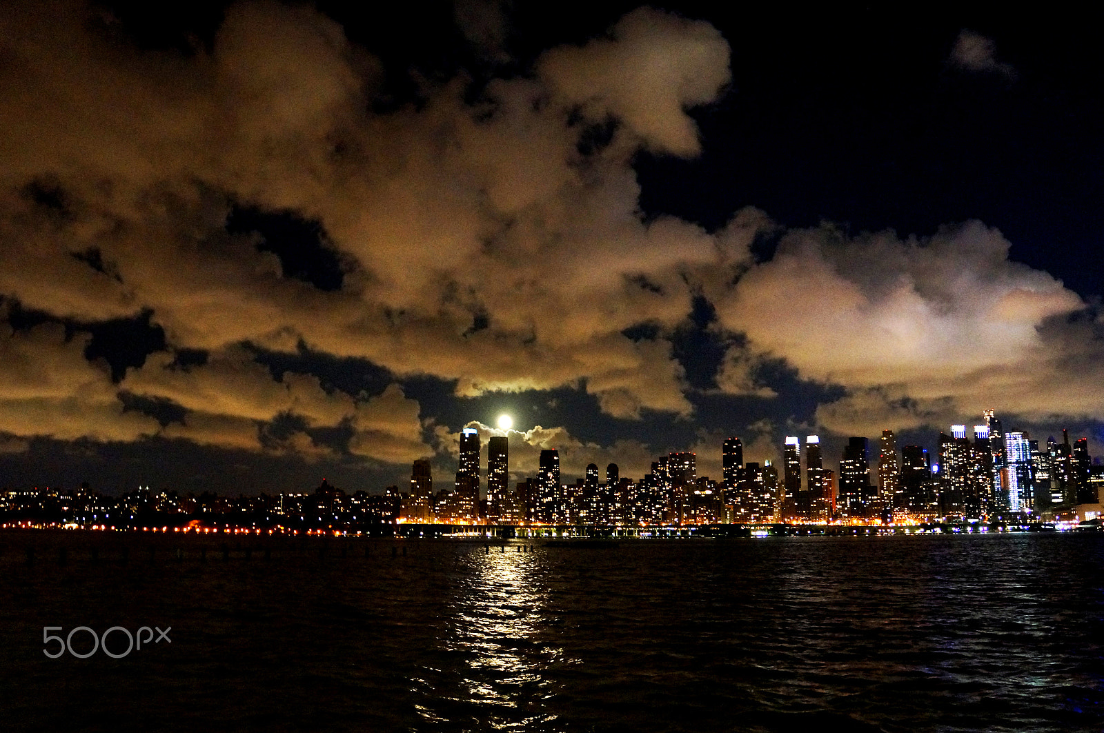 Sony E 18-200mm F3.5-6.3 OSS sample photo. Manhattan photography