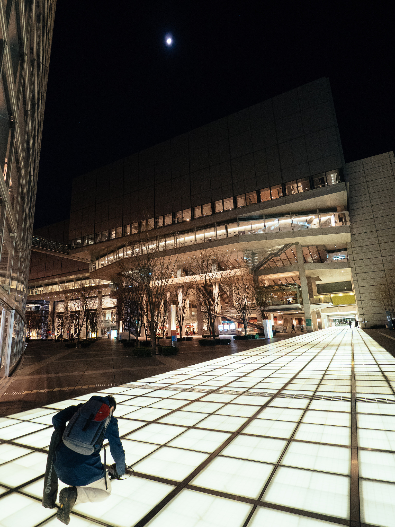 Olympus OM-D E-M5 II sample photo. Tokyo international forum 2 photography