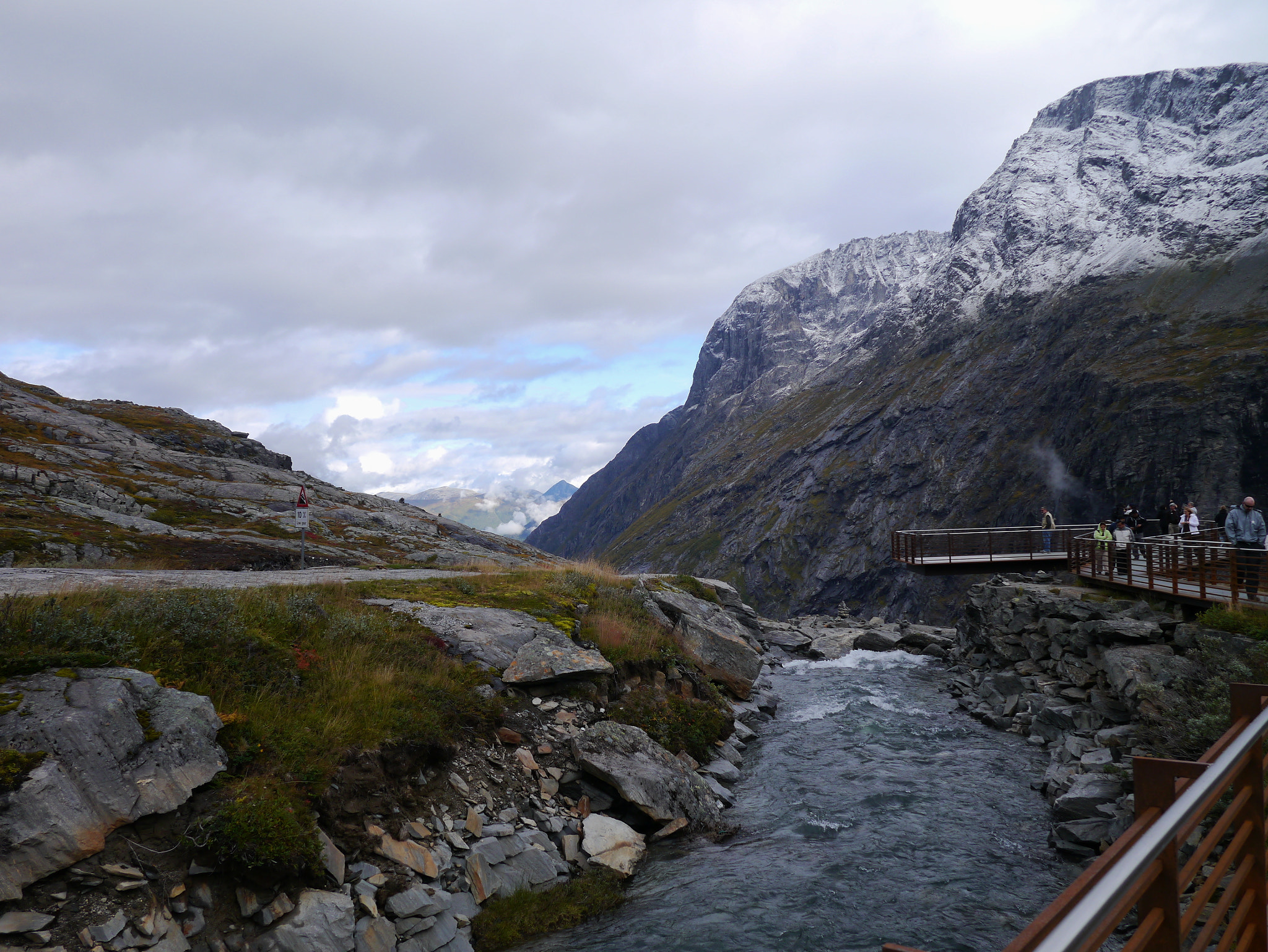 Panasonic Lumix DMC-GX1 sample photo. Norwegian valley view photography