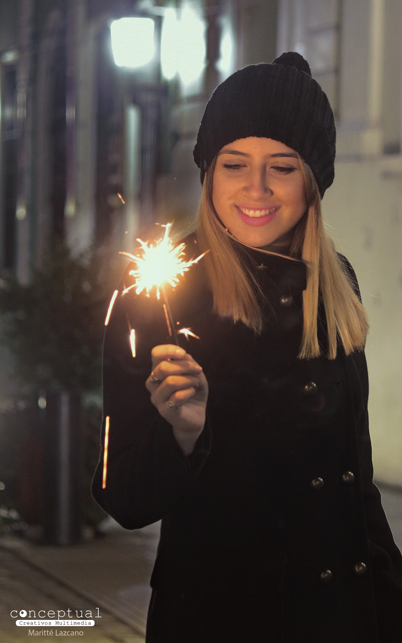 Canon EF-S 55-250mm F4-5.6 IS sample photo. Noche de luces photography