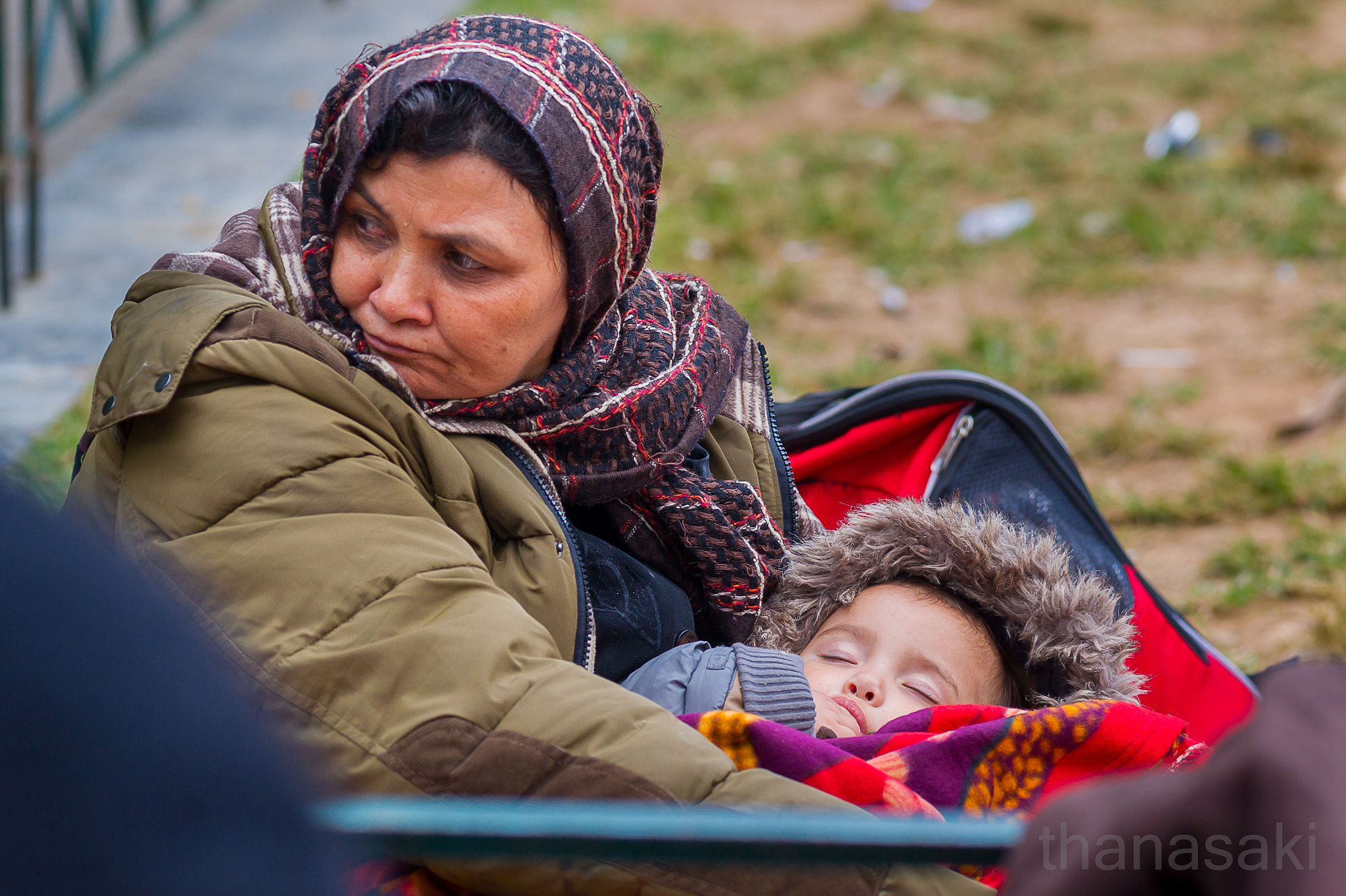 Nikon AF-Nikkor 80-200mm F2.8D ED sample photo. Mother refugee vii photography