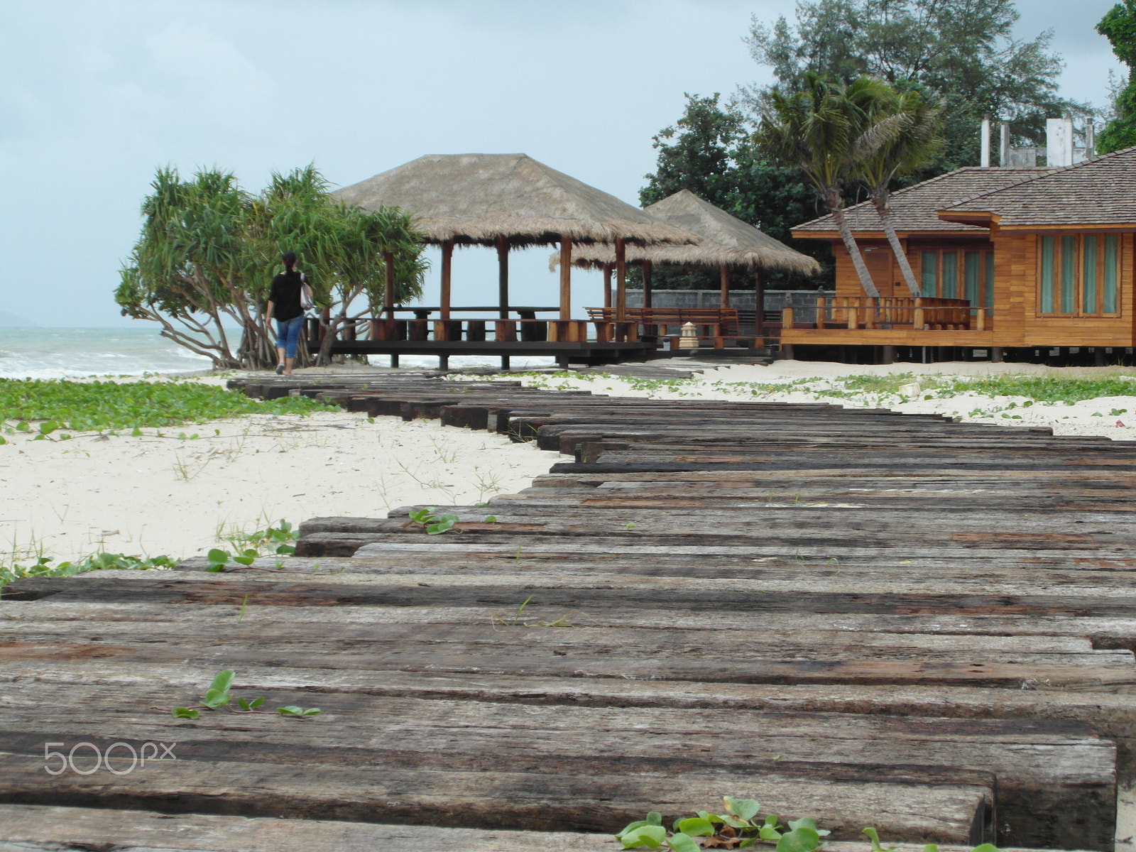 Samsung WB750 sample photo. Path to the beach house photography