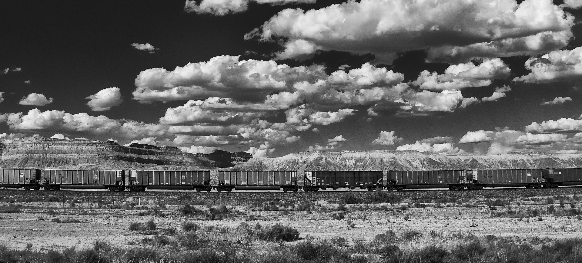 Sony a6300 + Sony FE 24-240mm F3.5-6.3 OSS sample photo. High desert freight, utah photography