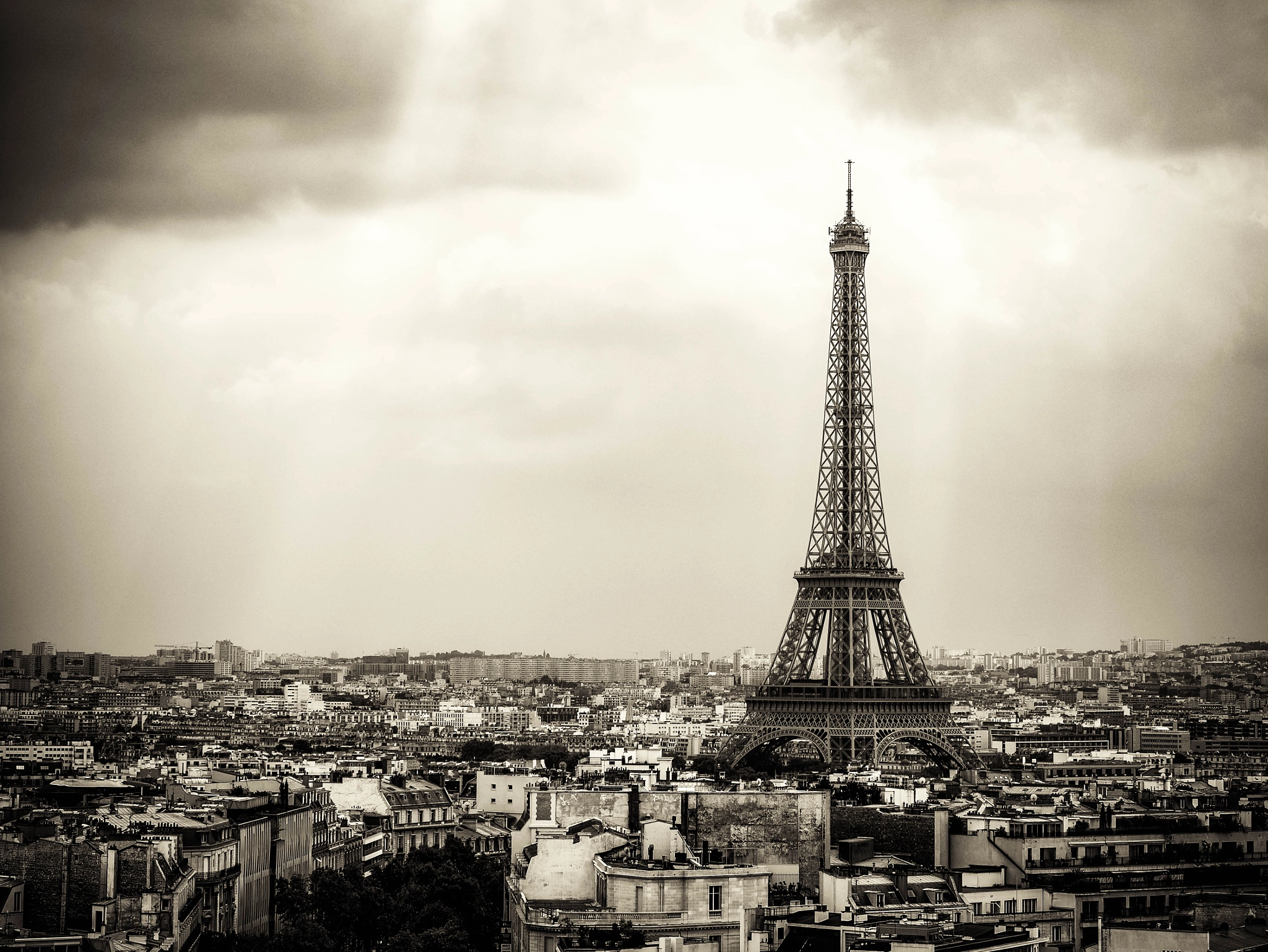Panasonic Lumix G Vario 45-200mm F4-5.6 OIS sample photo. Eiffle tower looking classic photography