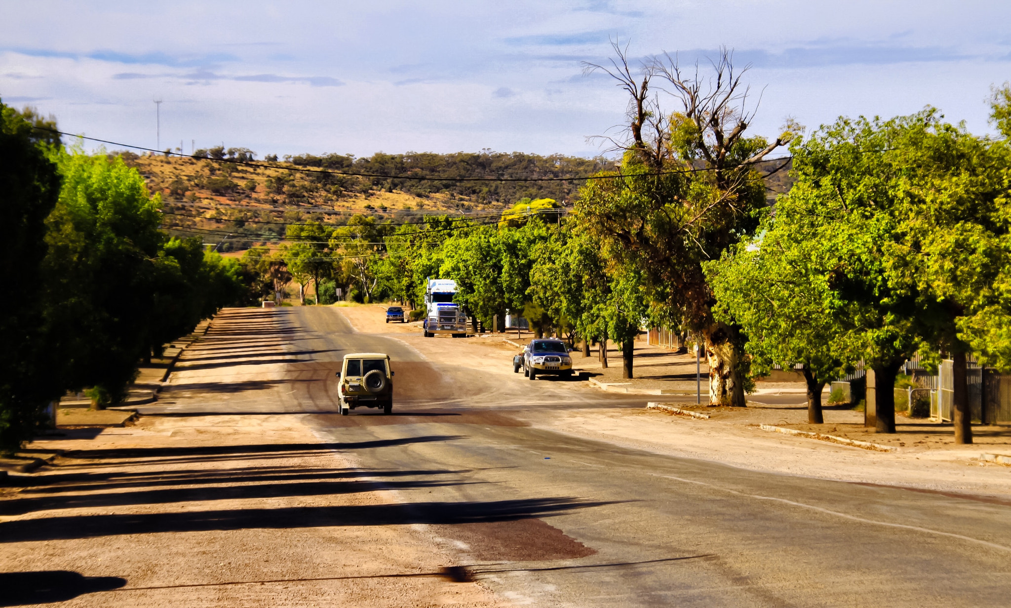 Canon EOS 50D + Canon 18-200mm sample photo. Road photography