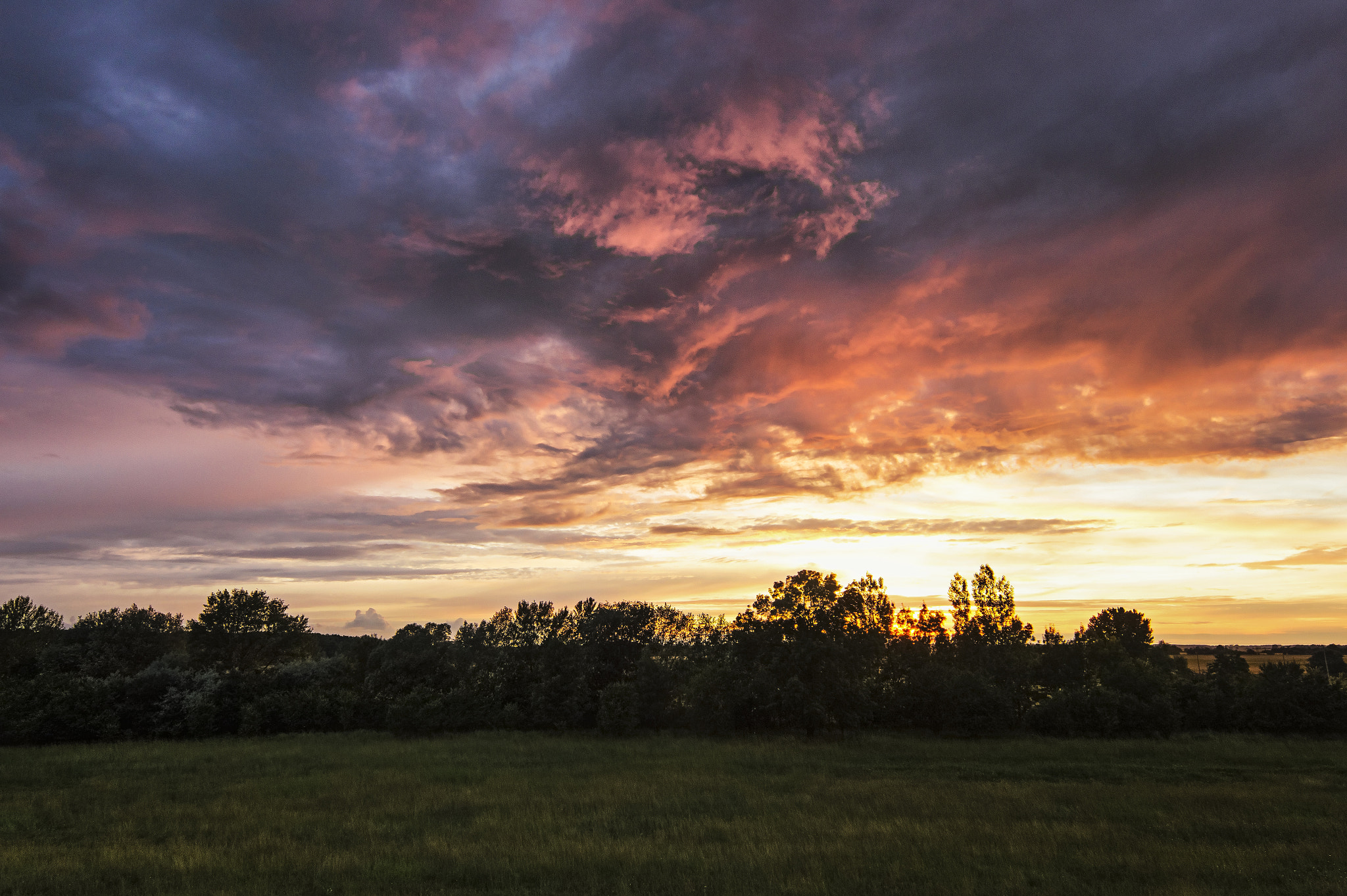 Sony SLT-A58 + 20mm F2.8 sample photo. Simple sunset photography