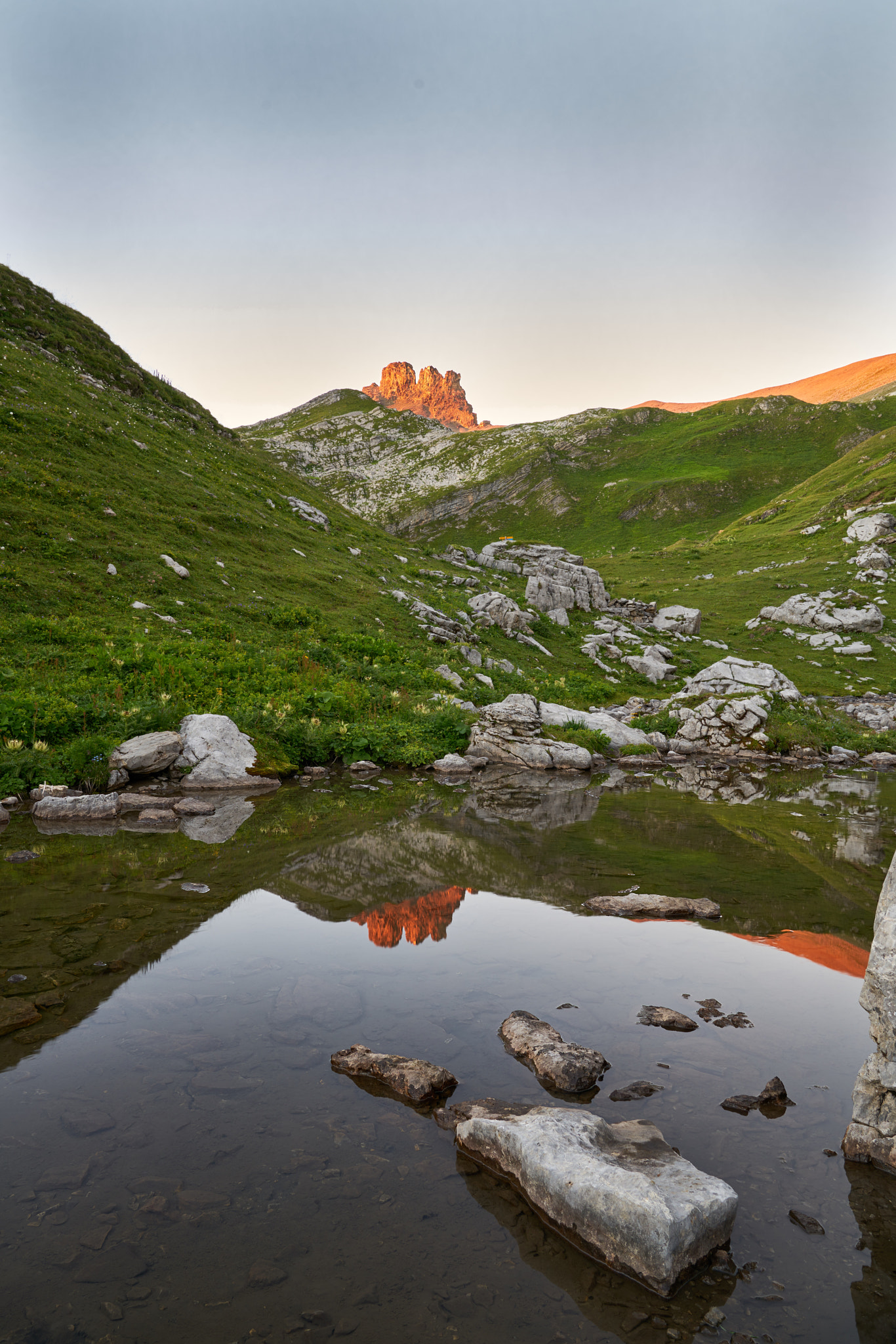 Sony FE 24-70mm F2.8 GM sample photo. Alpe adelboden di giorno e di notte photography