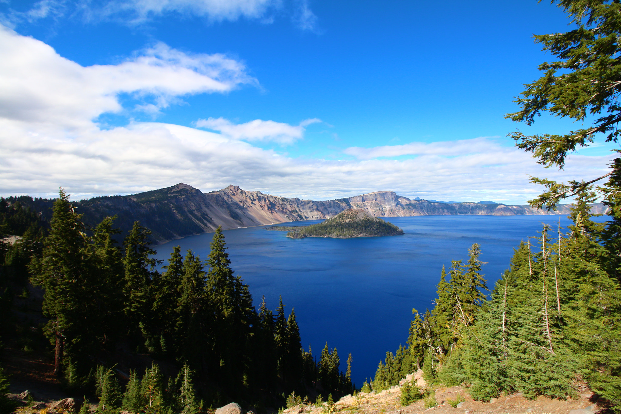 Canon EOS 650D (EOS Rebel T4i / EOS Kiss X6i) + Canon EF-S 10-18mm F4.5–5.6 IS STM sample photo. Crater lake photography