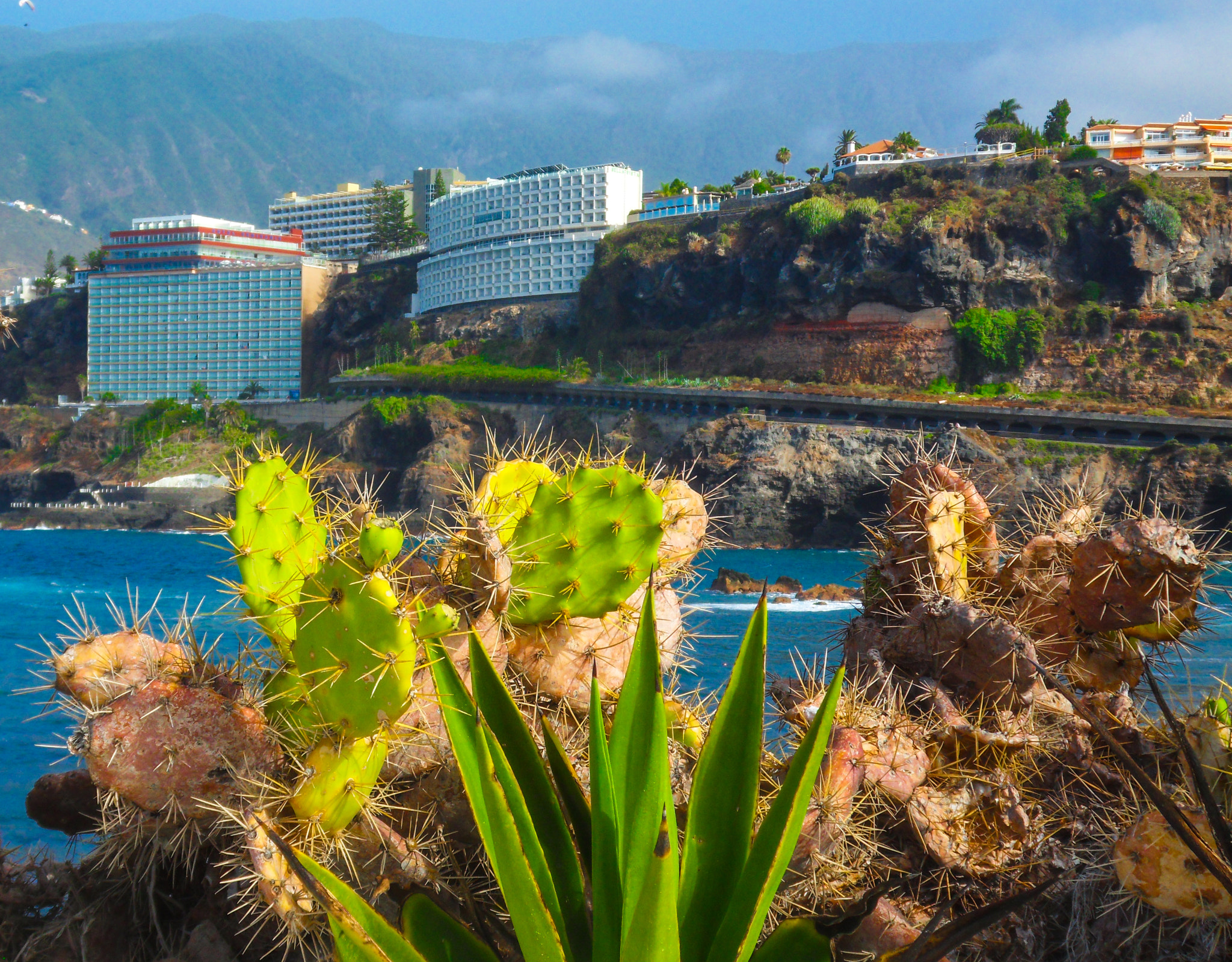 Samsung WB550, WB560 / VLUU WB550 /  HZ15W sample photo. Puerto de la cruz tenerife photography