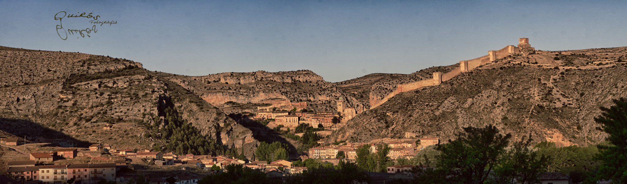 Canon EOS 30D + Canon EF 24-70mm F2.8L USM sample photo. Panorama albarracin (versión ii) photography