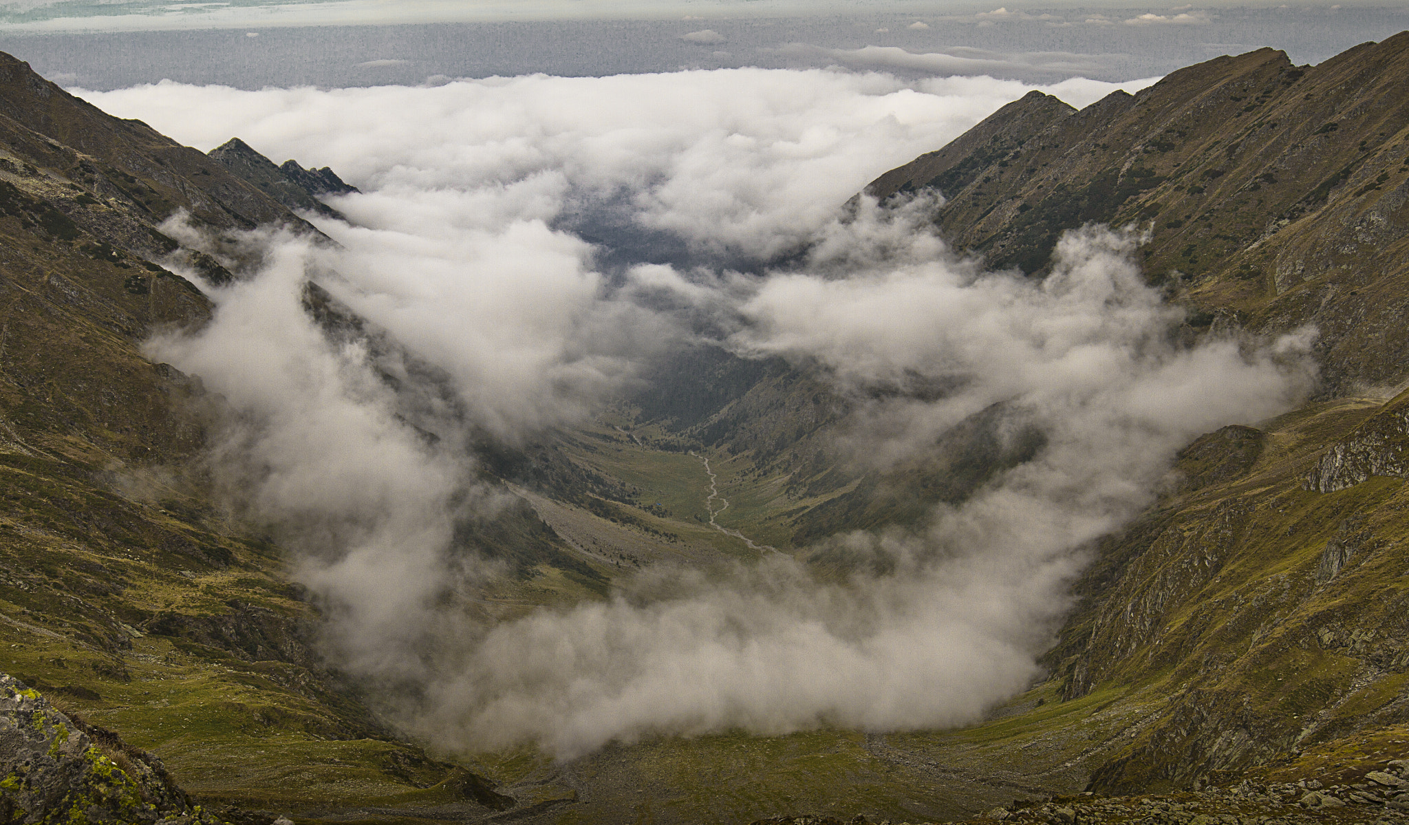 Canon EOS 7D + Canon EF 16-35mm F4L IS USM sample photo. Before the storm photography