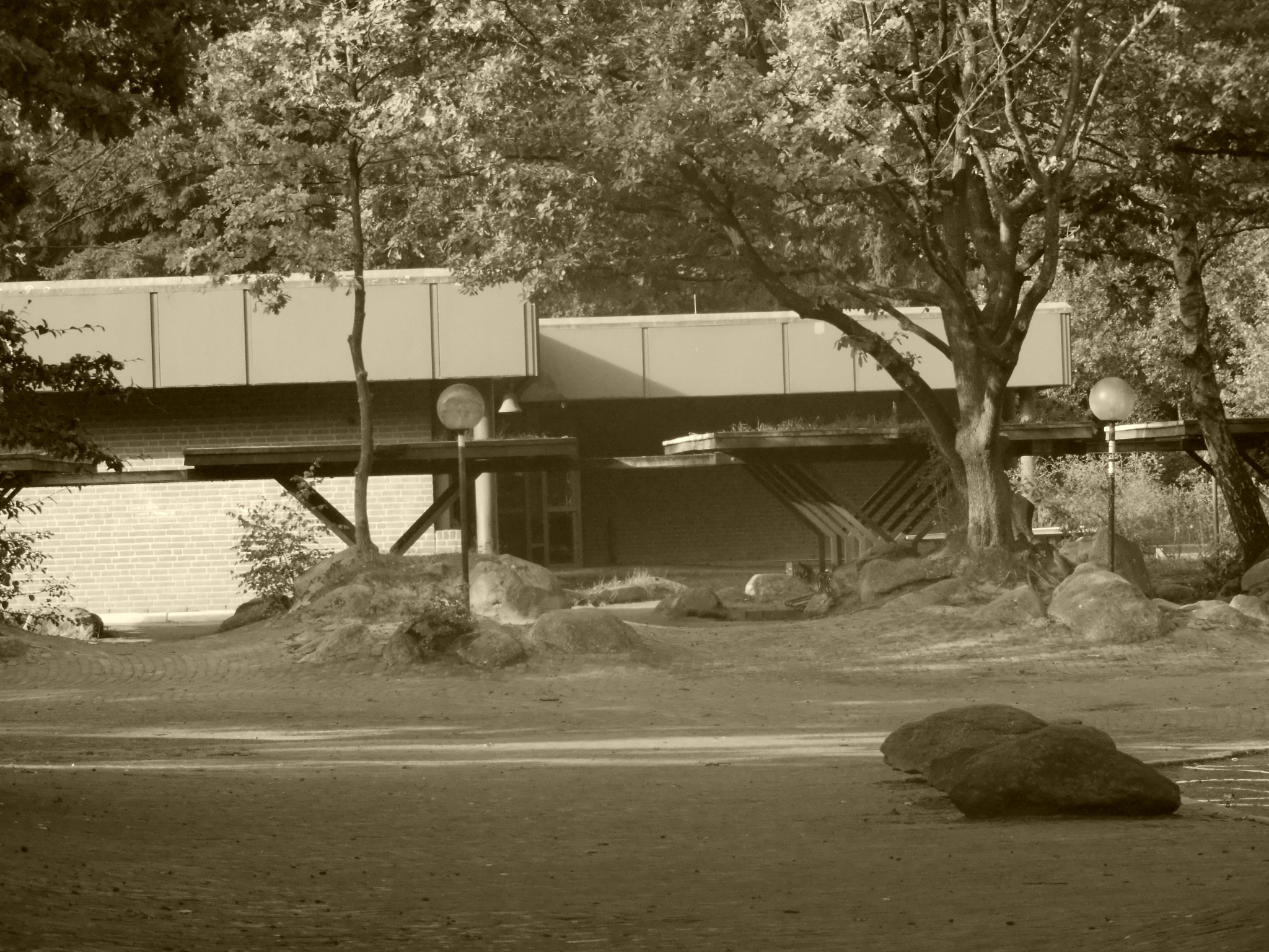 MEDION MD86929 sample photo. The old school photography