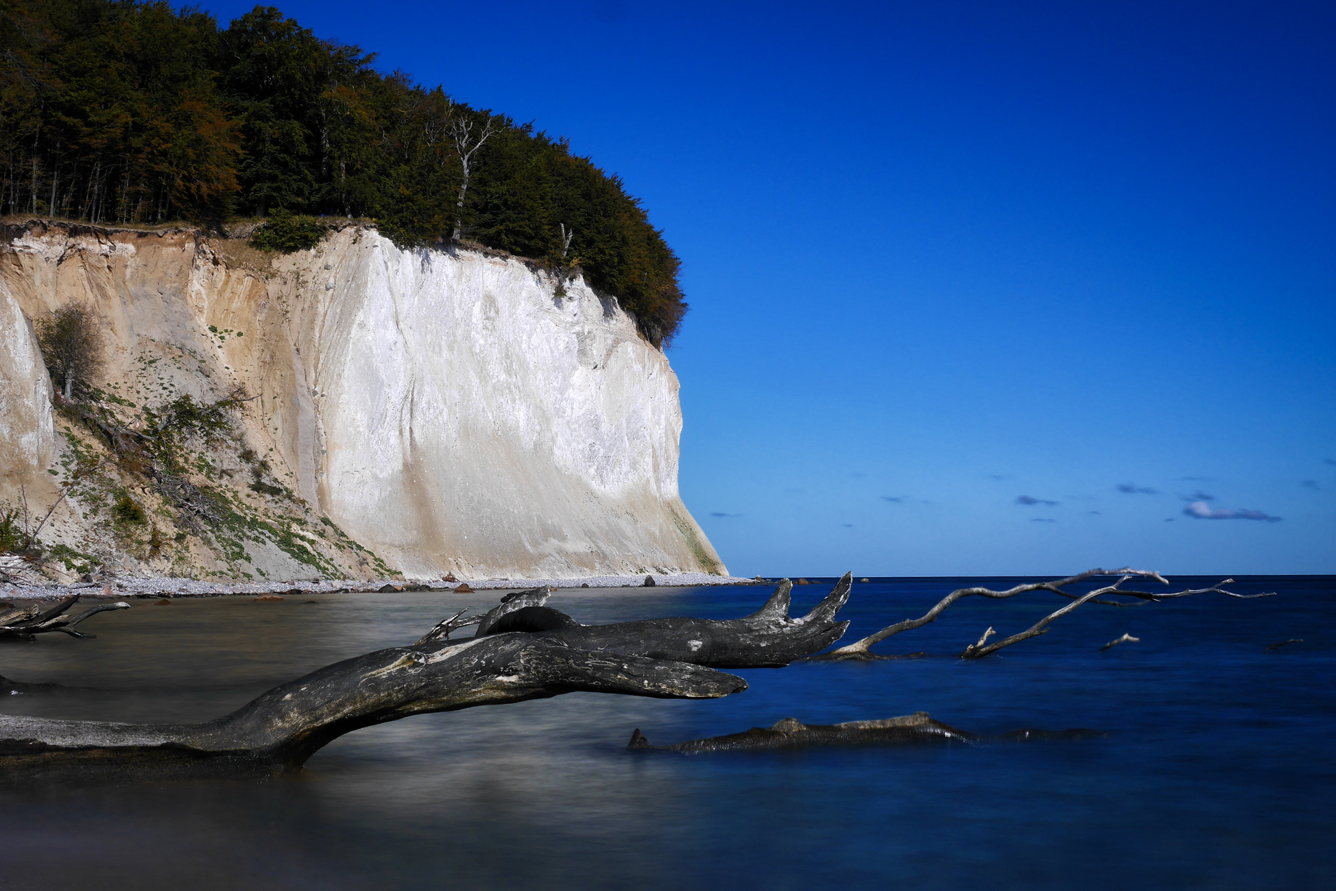 Panasonic Lumix DMC-GX7 + Olympus M.Zuiko Digital ED 12-40mm F2.8 Pro sample photo. Rügen sassnitz kreidefelsen photography