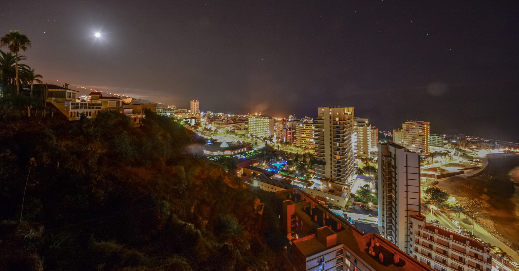 Sigma 8-16mm F4.5-5.6 DC HSM sample photo. Puerto de la cruz moonlight tenerife photography