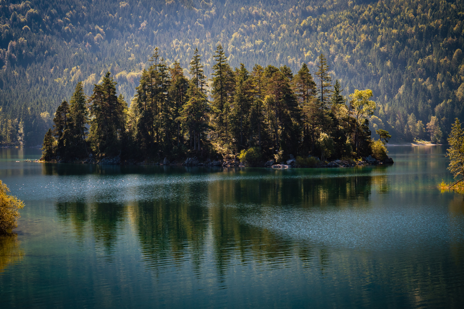 Panasonic Leica DG Nocticron 42.5mm F1.2 ASPH OIS sample photo. Eibsee inselparadies photography