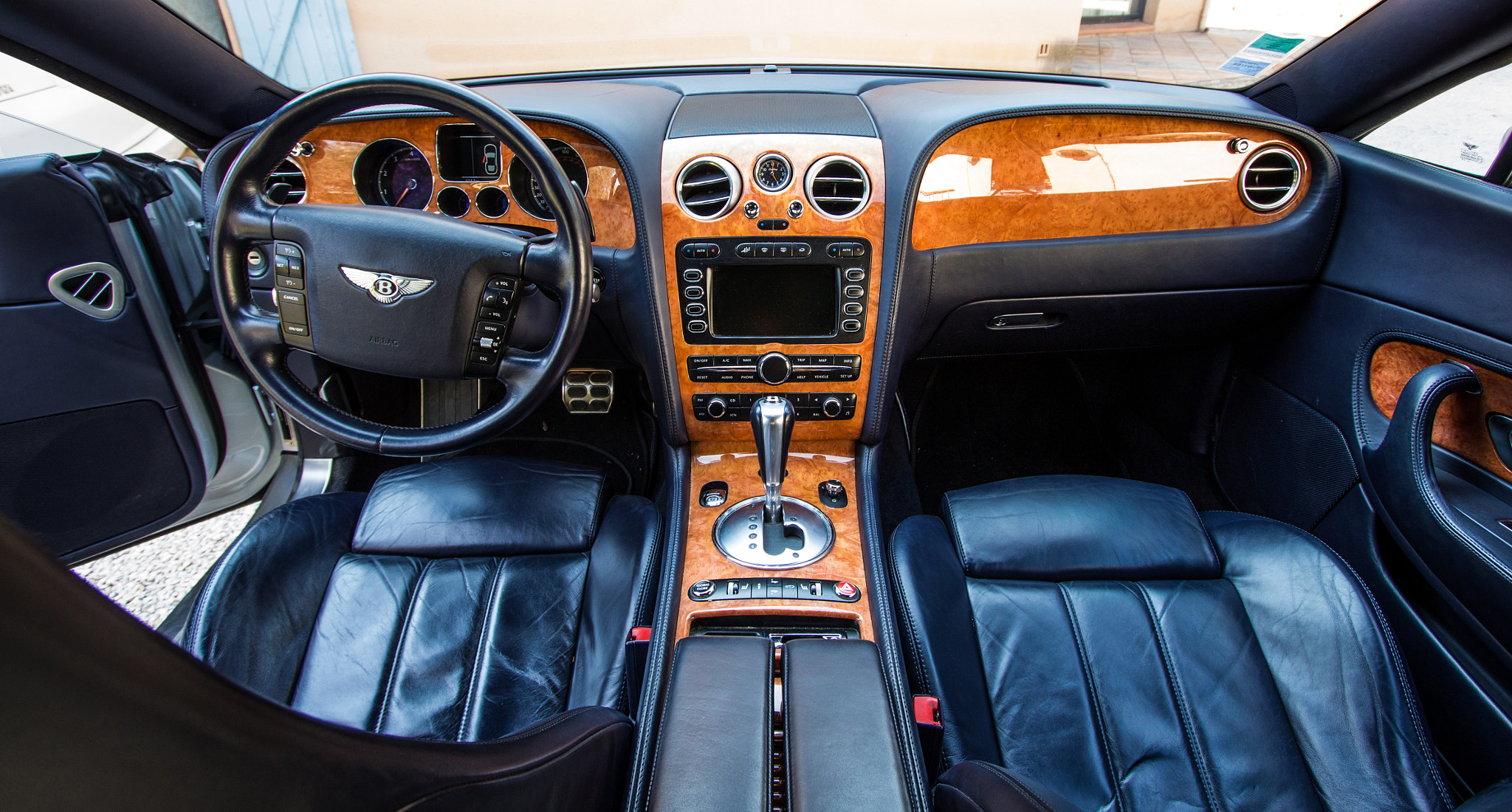 Canon EF-S 10-22mm F3.5-4.5 USM sample photo. Indoor bentley photography