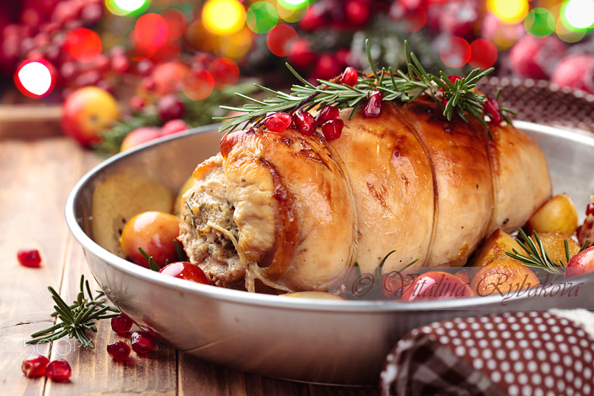 Canon EF 100mm F2.8L Macro IS USM sample photo. Turkey  breast for holidays. photography