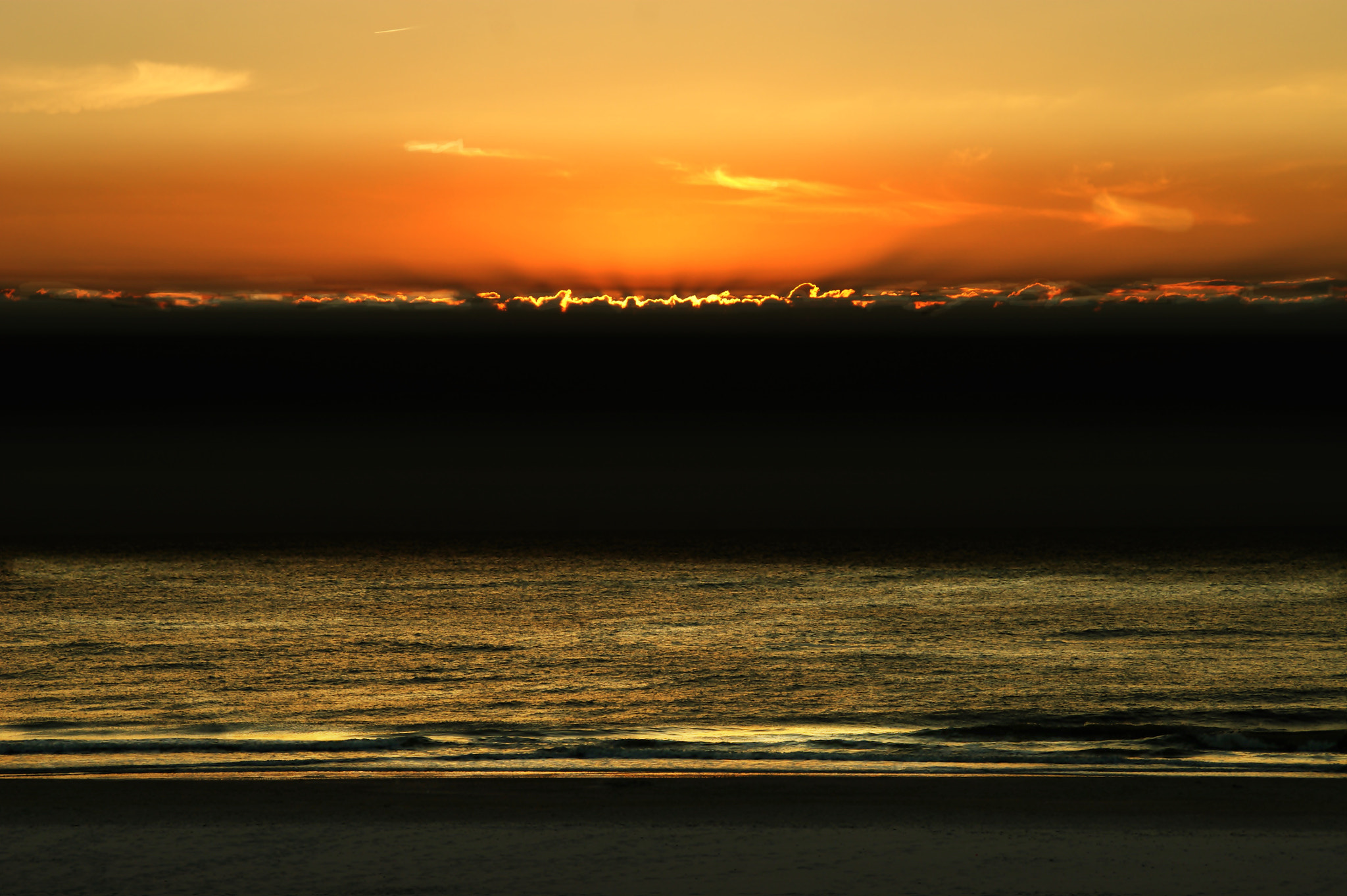 Sony Alpha DSLR-A290 sample photo. A slightly different sunset photography