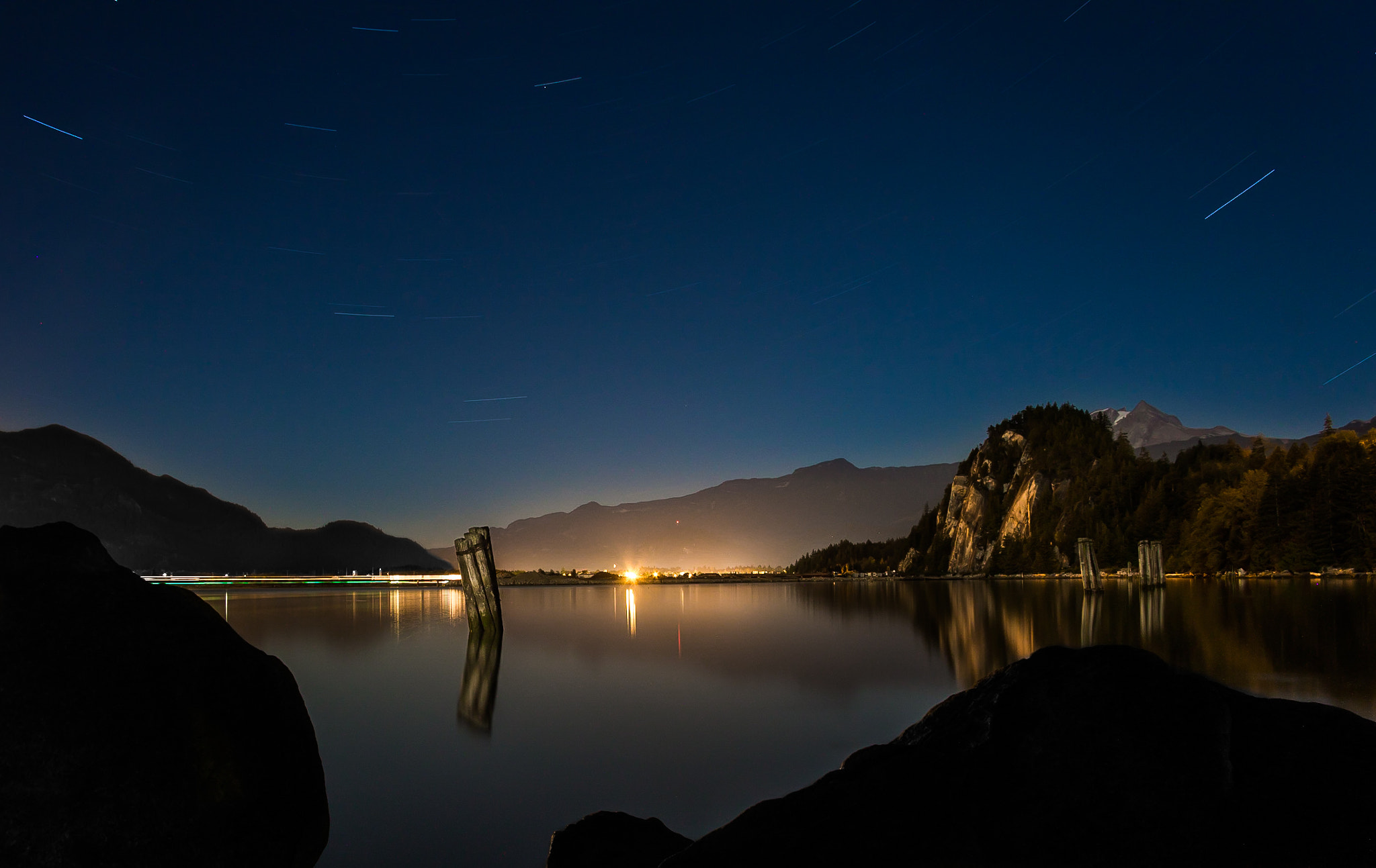 Canon EF-S 17-85mm F4-5.6 IS USM sample photo. Squamish at night photography