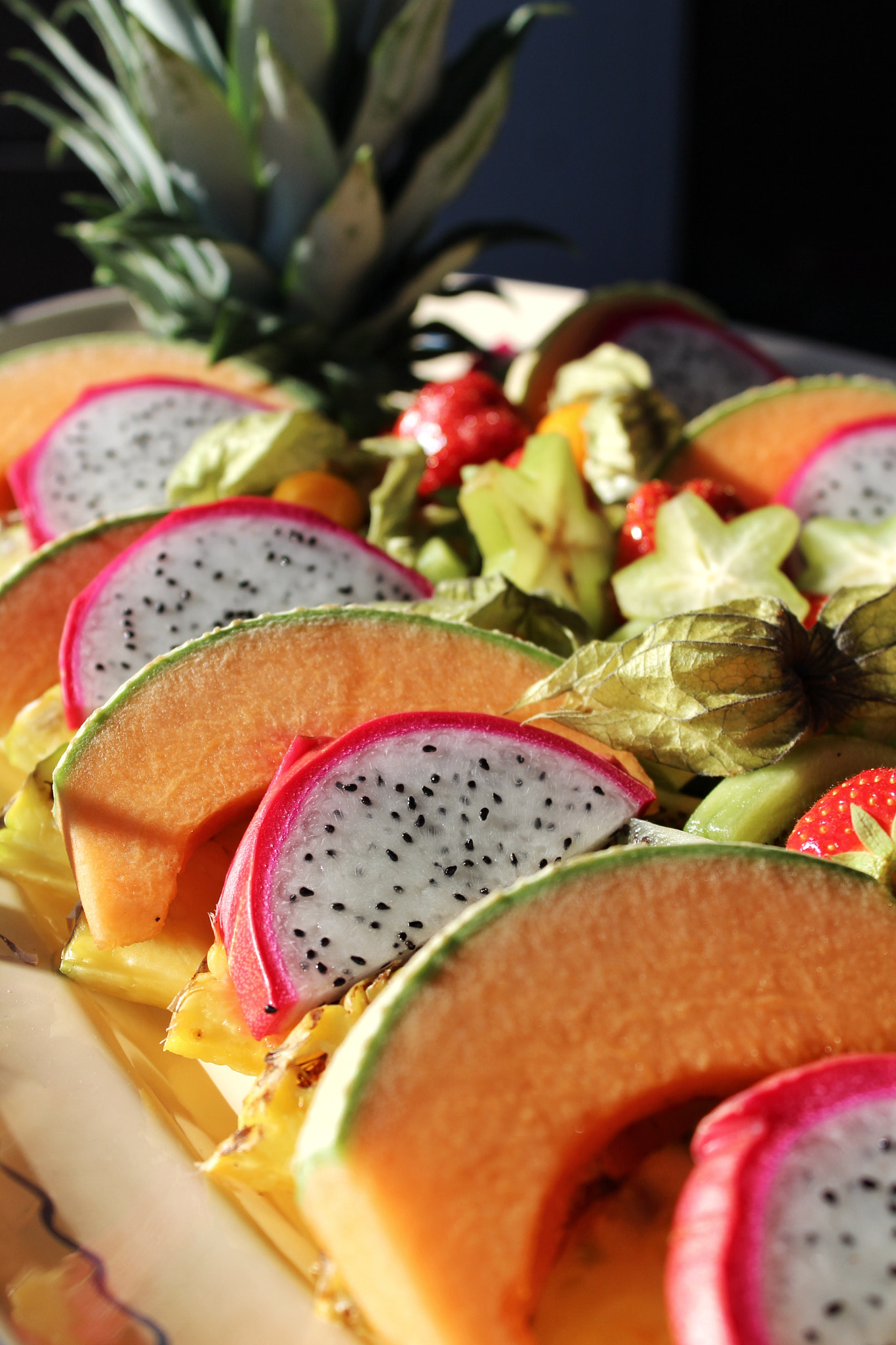 Canon EF-S 18-55mm F3.5-5.6 IS II sample photo. Fresh fruit in slices photography