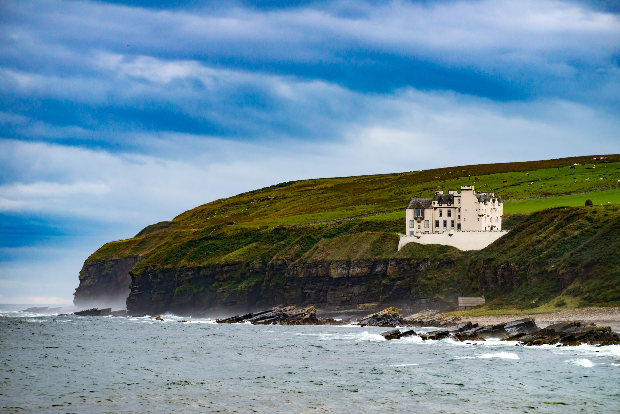 Nikon D800 + Sigma APO 170-500mm F5-6.3 Aspherical RF sample photo. Dunbeath castle photography