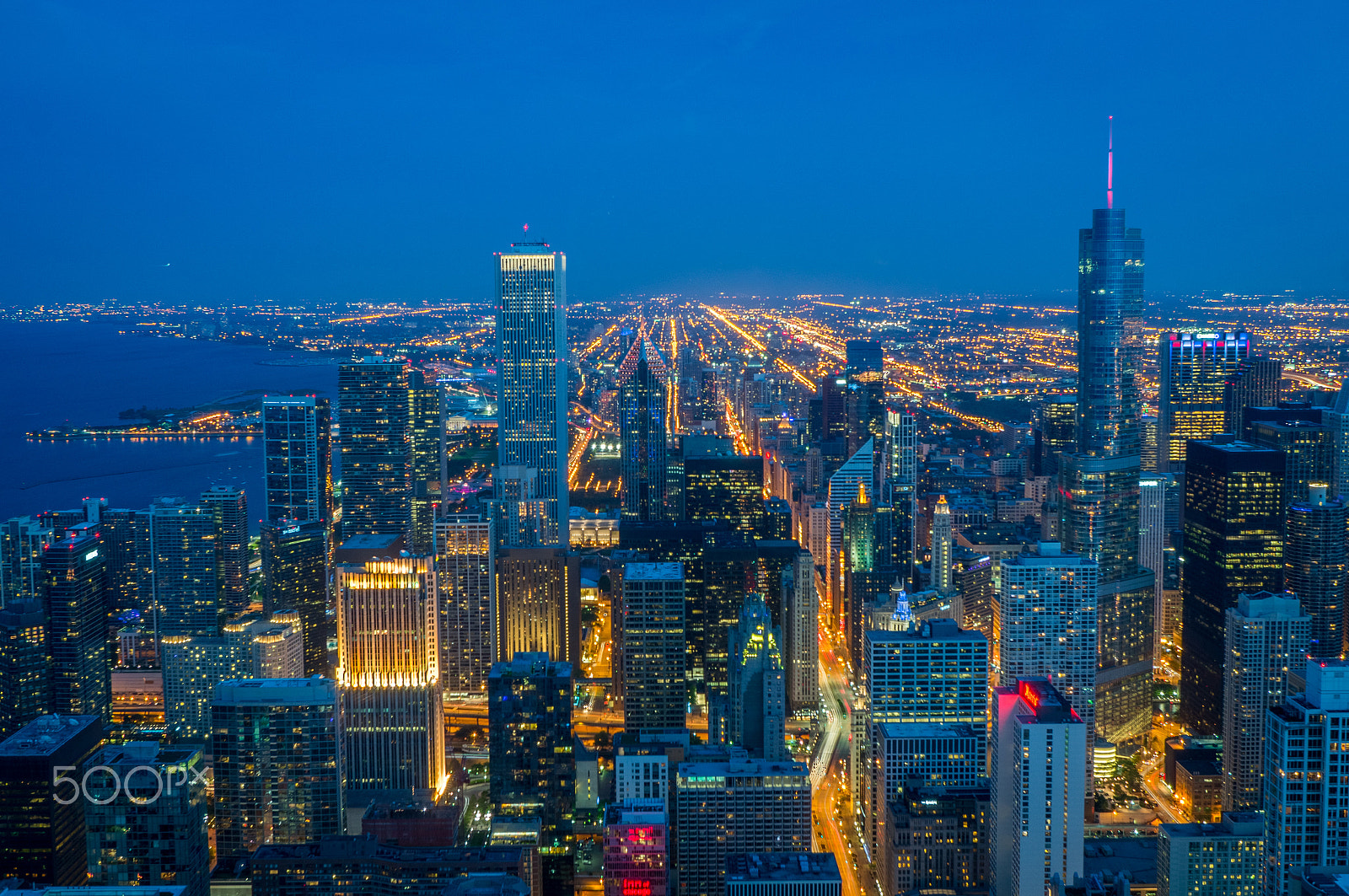 Sony Alpha NEX-5R + Sony E 30mm F3.5 Macro sample photo. Evening on chicago's rooftops photography