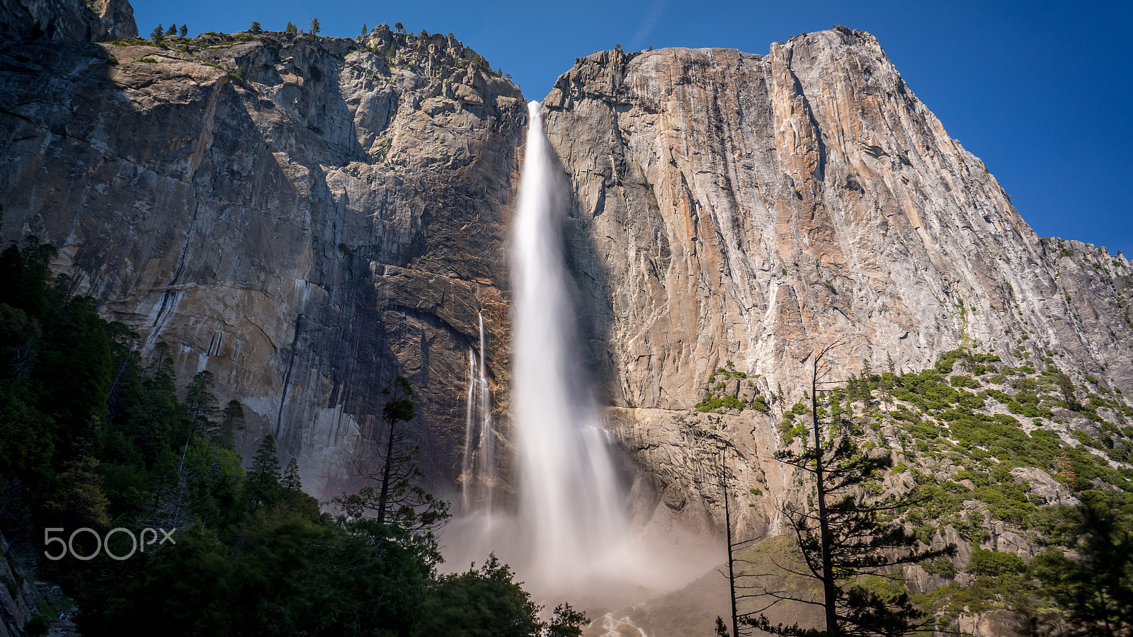 Sony Alpha NEX-5R sample photo. Yosemite upper falls photography