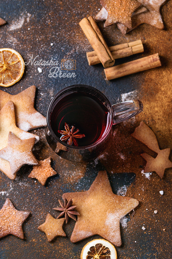 Canon EOS 700D (EOS Rebel T5i / EOS Kiss X7i) + Canon EF 70-200mm F4L IS USM sample photo. Mulled wine with cookies photography