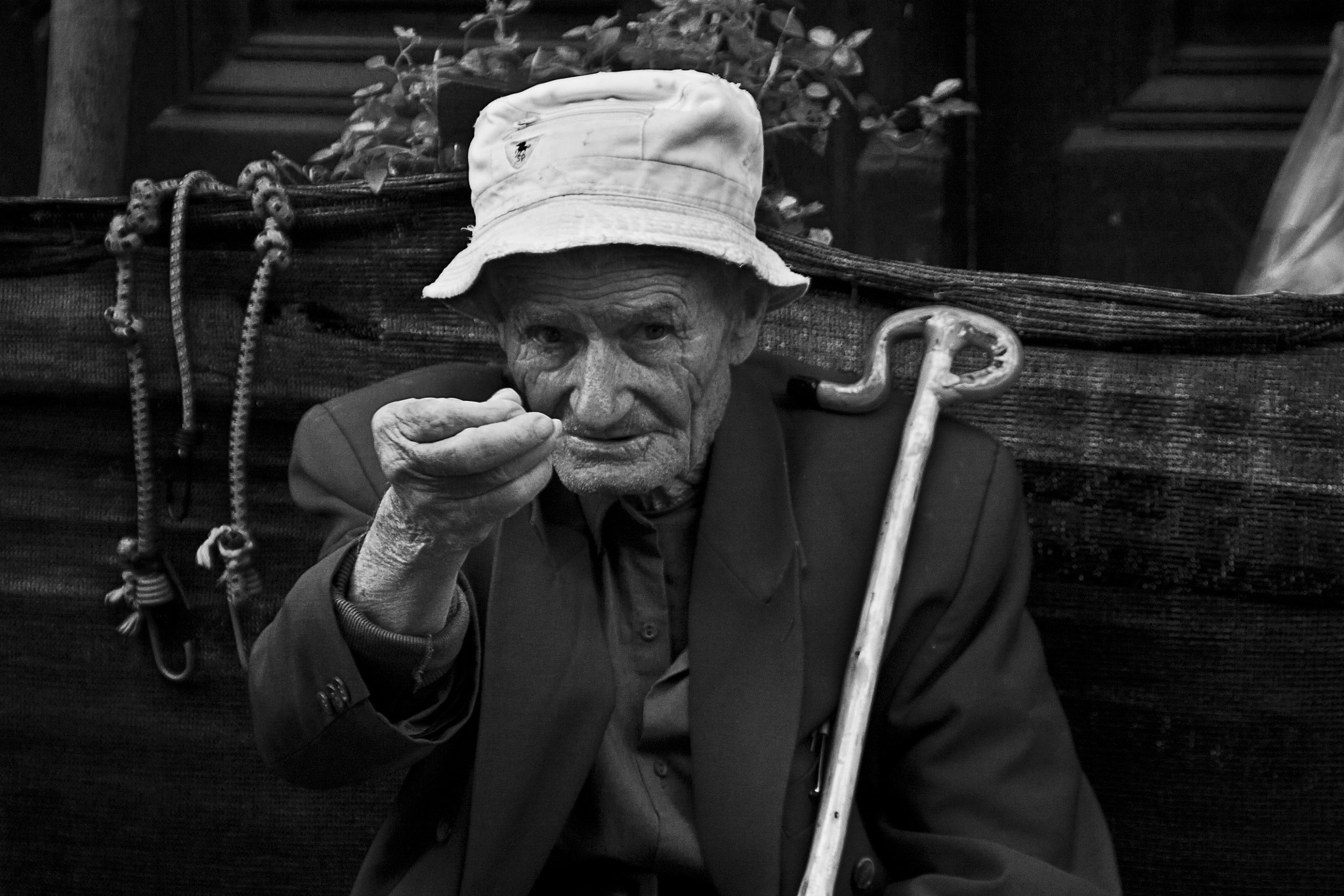 Sigma 18-200mm f/3.5-6.3 DC OS sample photo. Street man photography