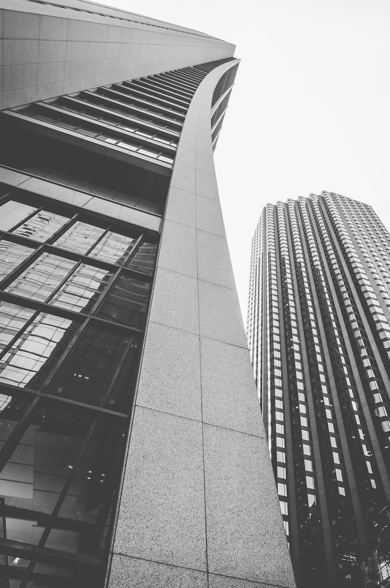 Nikon D5000 + Sigma 10-20mm F3.5 EX DC HSM sample photo. Chase tower curves photography