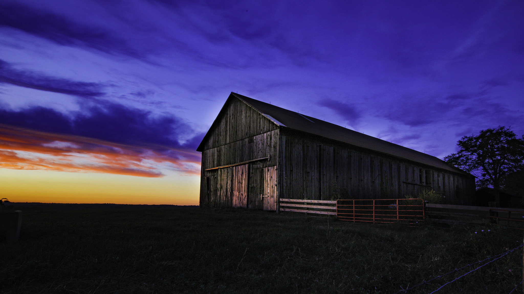 Canon EOS 5DS R sample photo. Barn under light photography