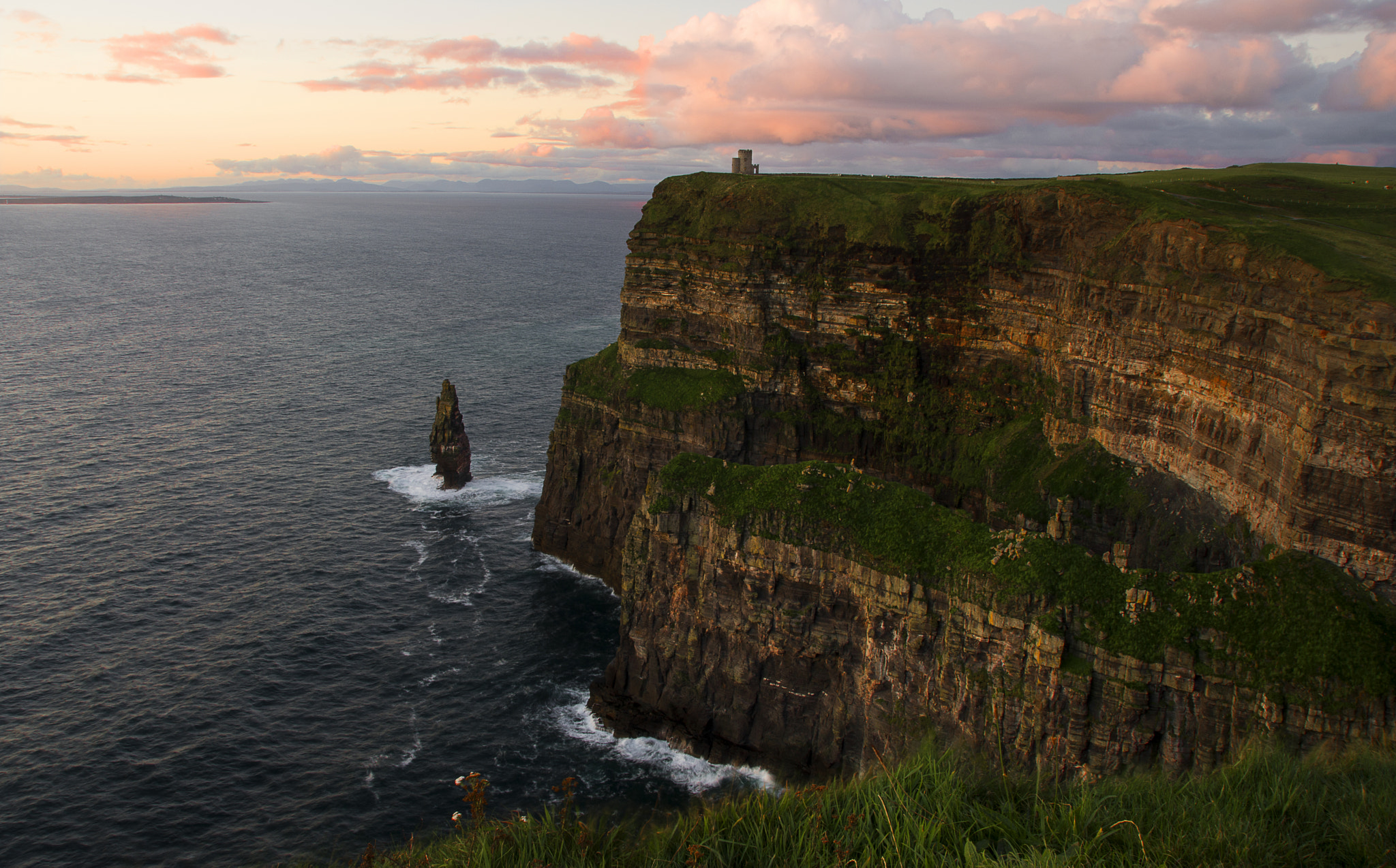 Nikon D7200 + Sigma 18-200mm F3.5-6.3 II DC OS HSM sample photo. Cliffs of moher photography
