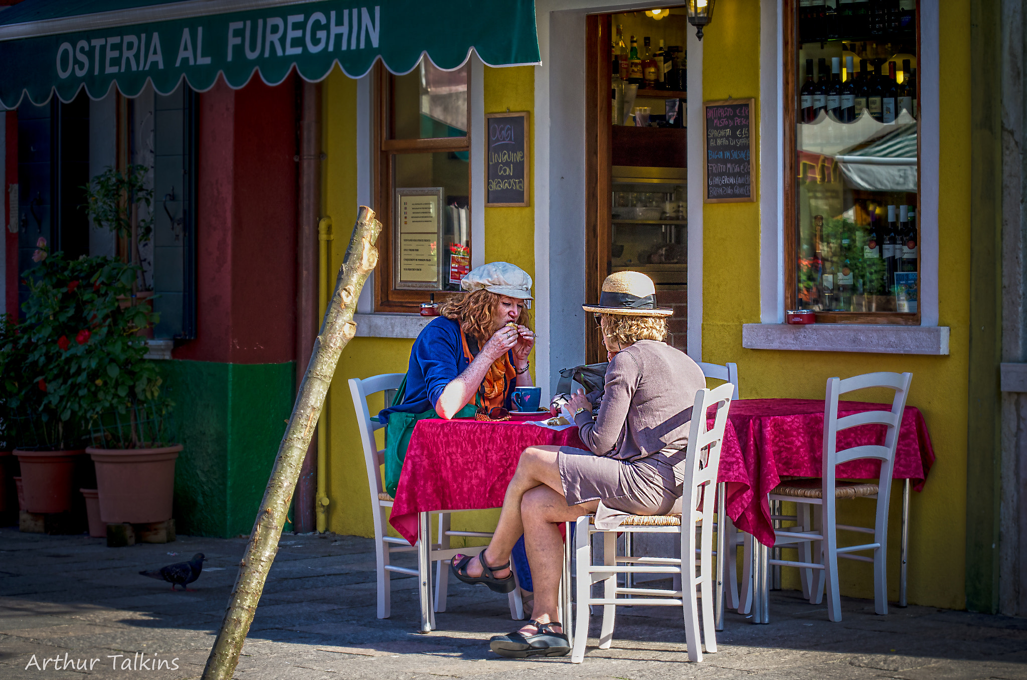 Pentax K-5 sample photo. A private moment...lunch for 2 ! photography