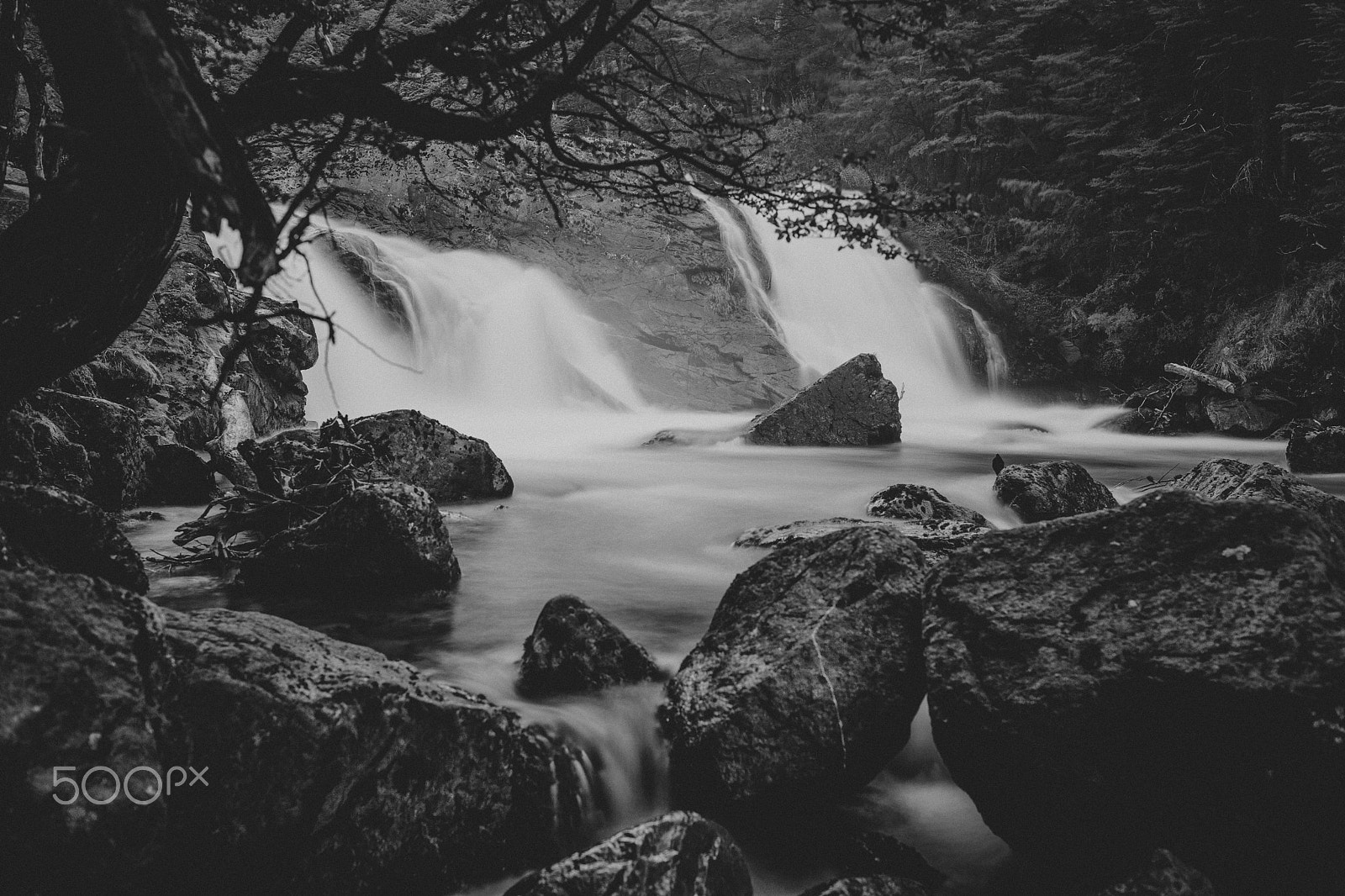 Canon EOS-1D X + Canon EF 35mm F1.4L USM sample photo. Waterfall in the río de las vueltas. photography