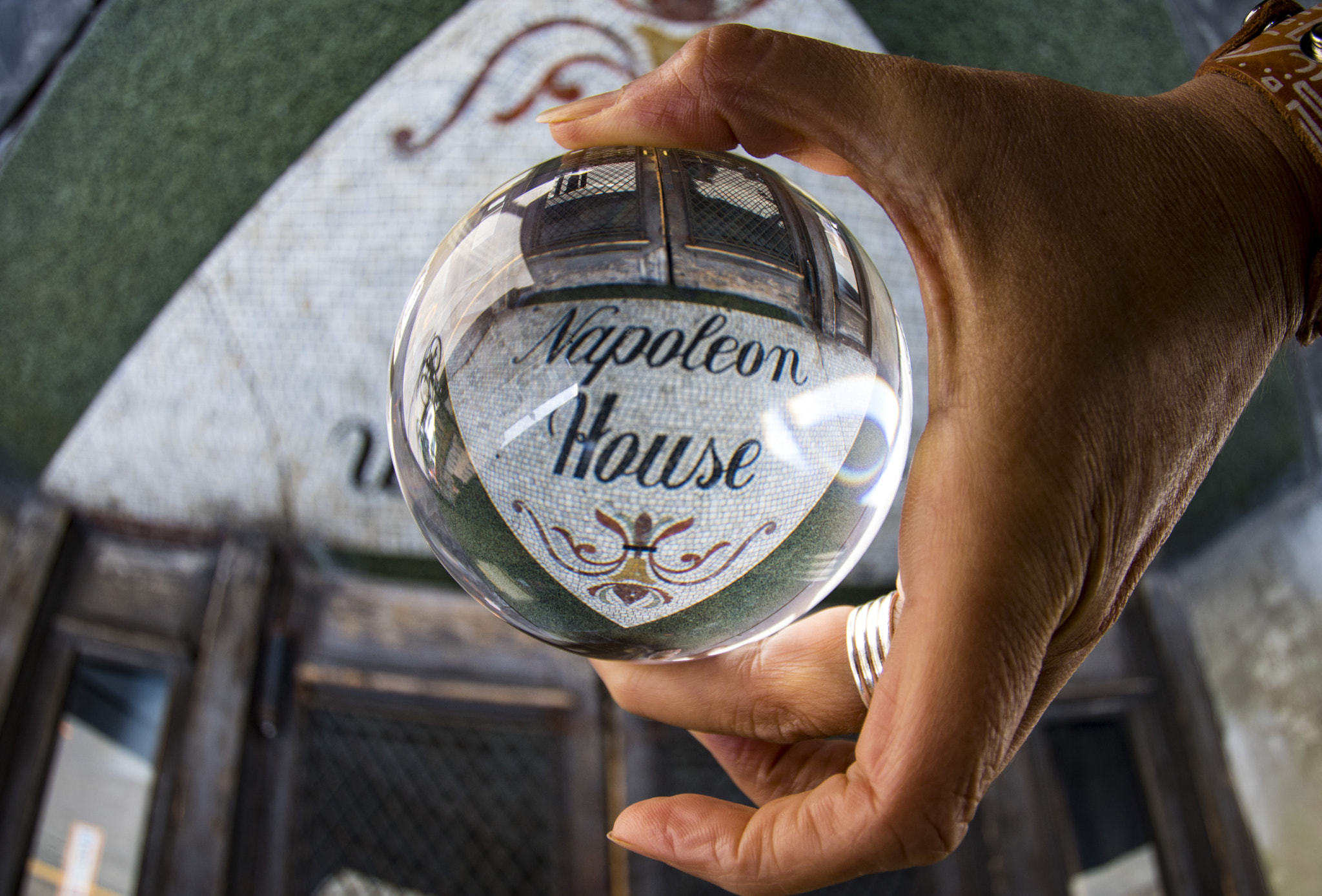 Canon EOS 750D (EOS Rebel T6i / EOS Kiss X8i) sample photo. Eye spy nola napoleon house photography