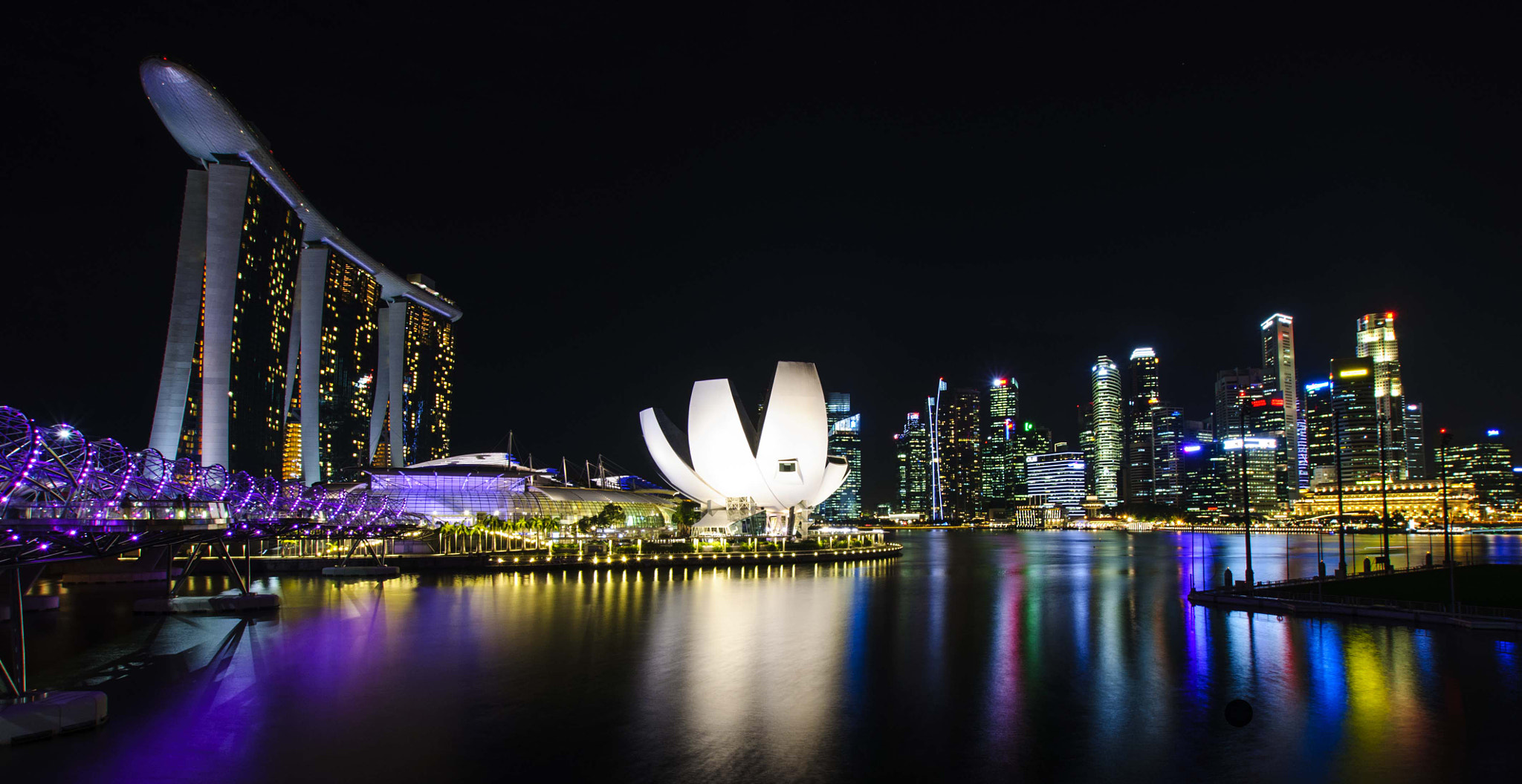 Nikon D5000 + Sigma 10-20mm F3.5 EX DC HSM sample photo. Marina bay sands ,singapore photography